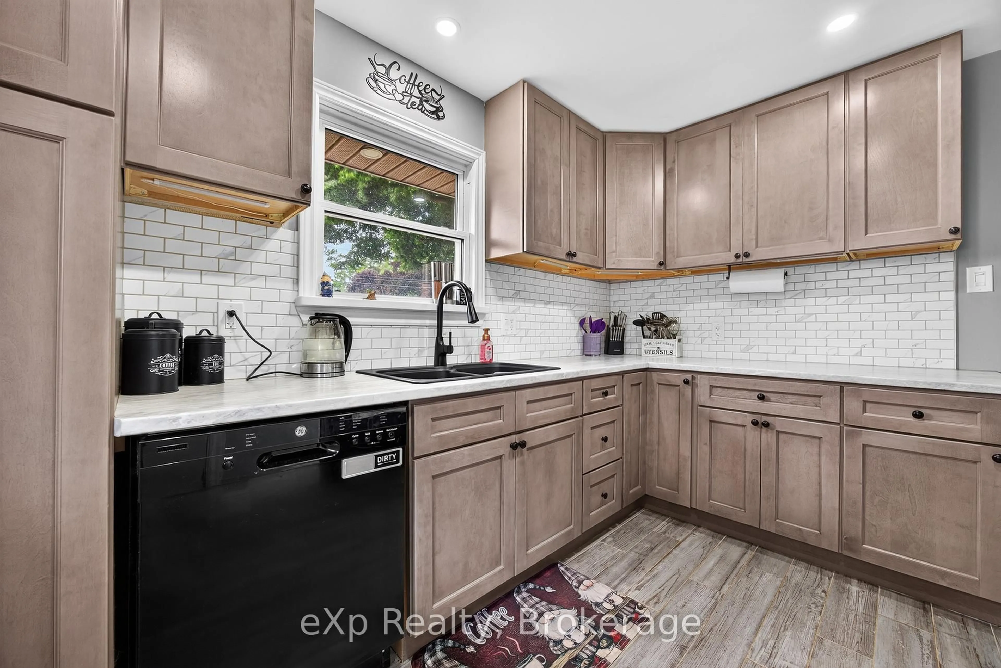 Unknown for 29 Concession St, Tillsonburg Ontario N4G 1N9