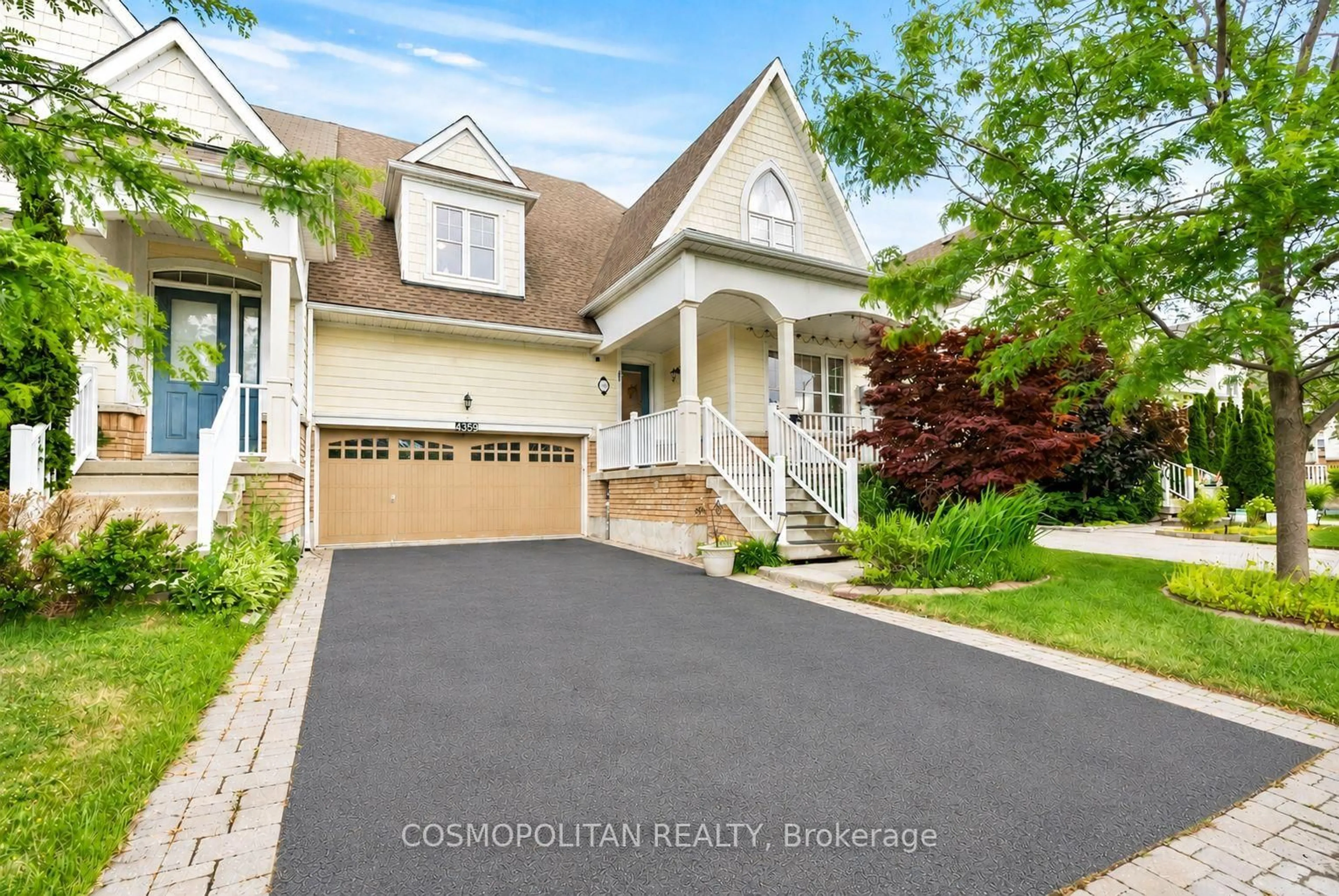 Home with vinyl exterior material, street for 4359 Chemonda St, Niagara Falls Ontario L2G 0E9