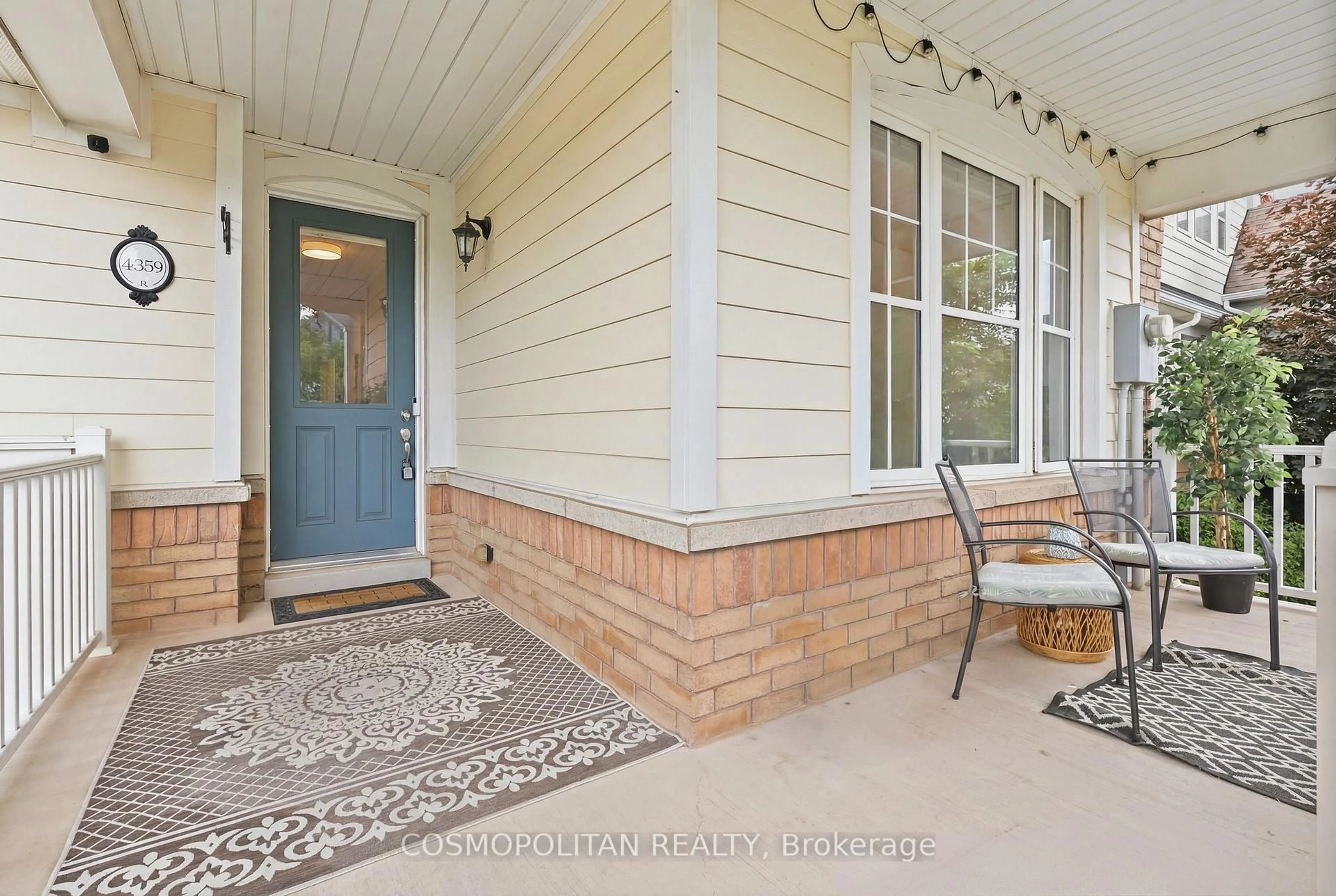 Indoor entryway for 4359 Chemonda St, Niagara Falls Ontario L2G 0E9