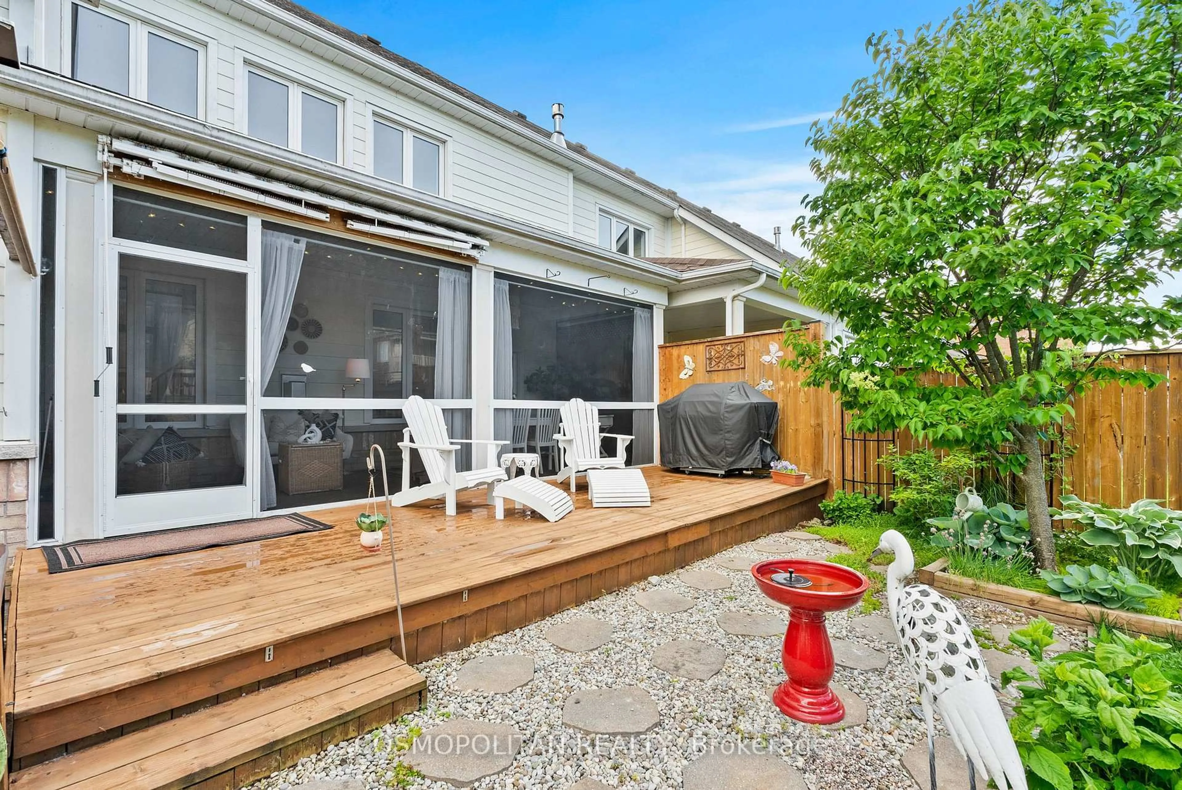 Patio, street for 4359 Chemonda St, Niagara Falls Ontario L2G 0E9