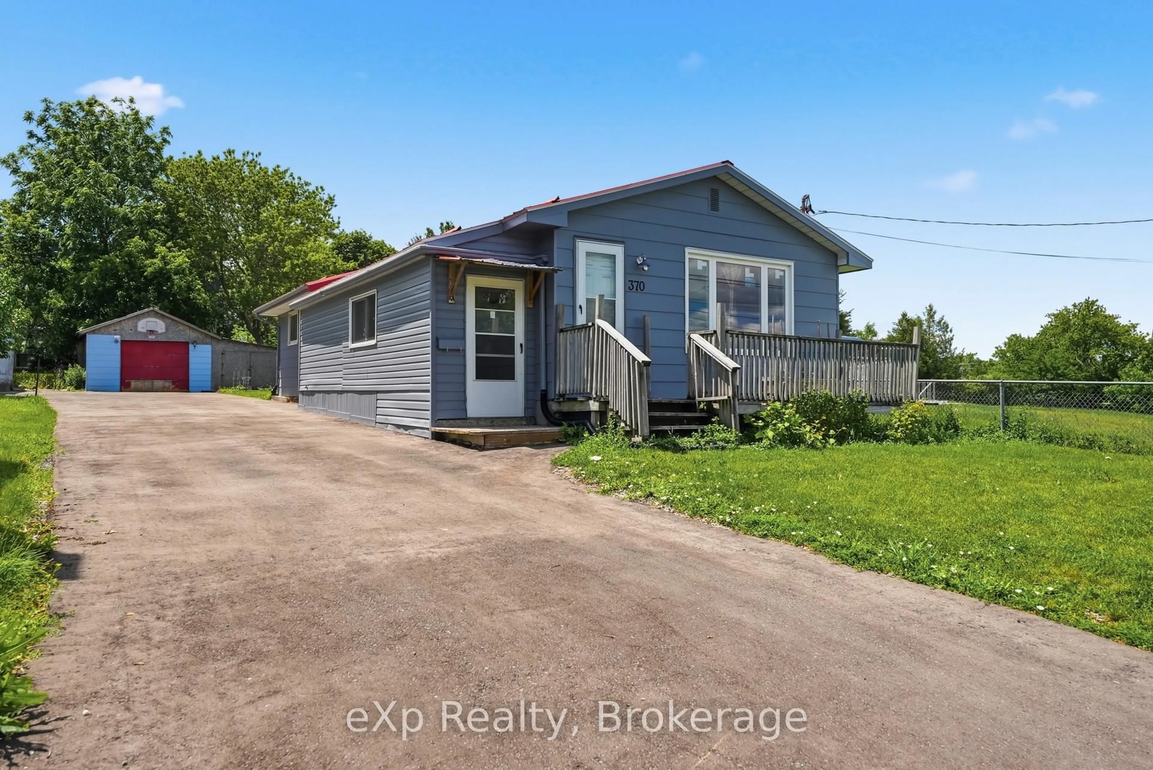 A pic from outside/outdoor area/front of a property/back of a property/a pic from drone, street for 370 Sidney St, Belleville Ontario K8P 3Z6