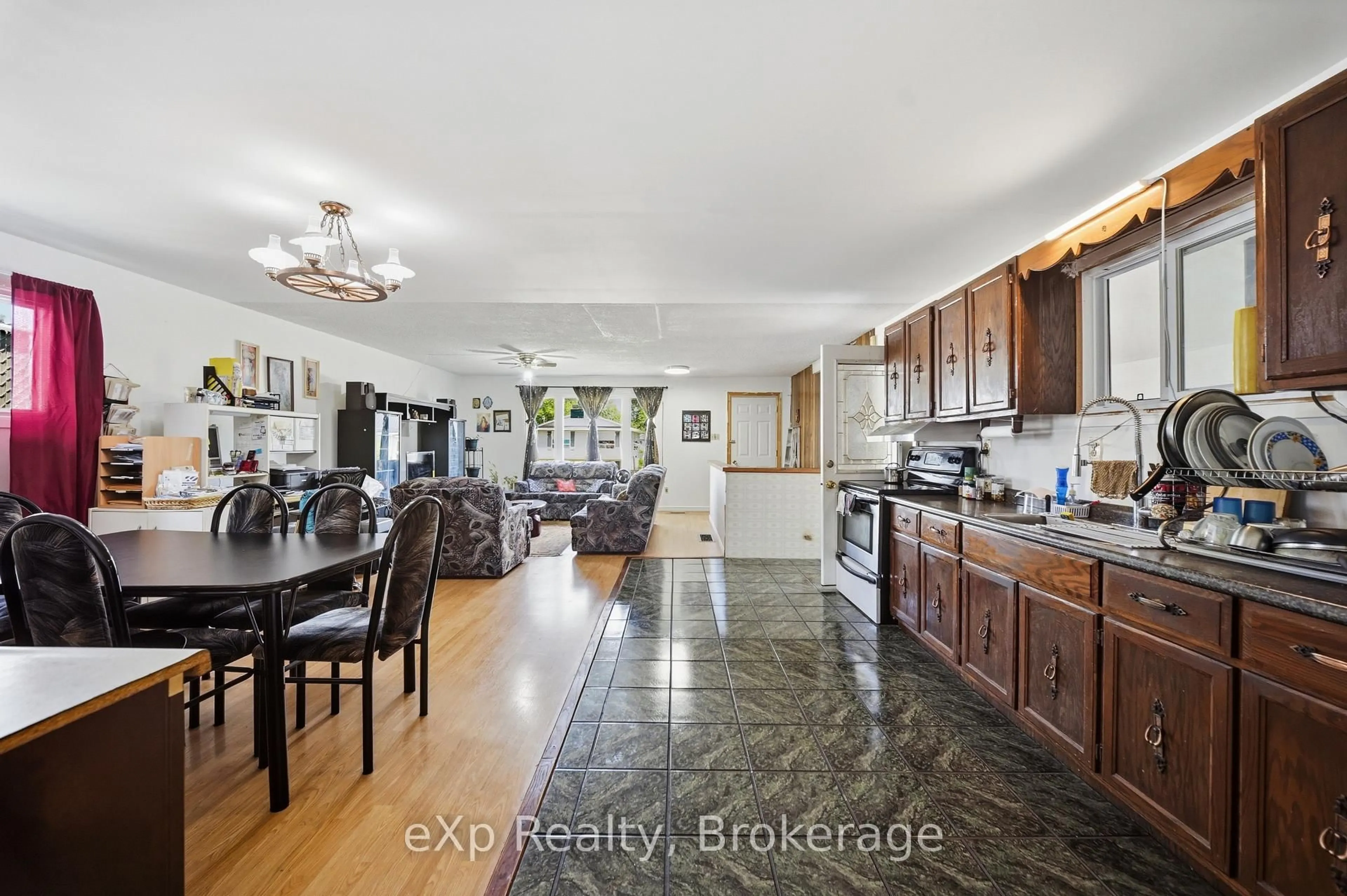 Open concept kitchen, ceramic/tile floor for 370 Sidney St, Belleville Ontario K8P 3Z6