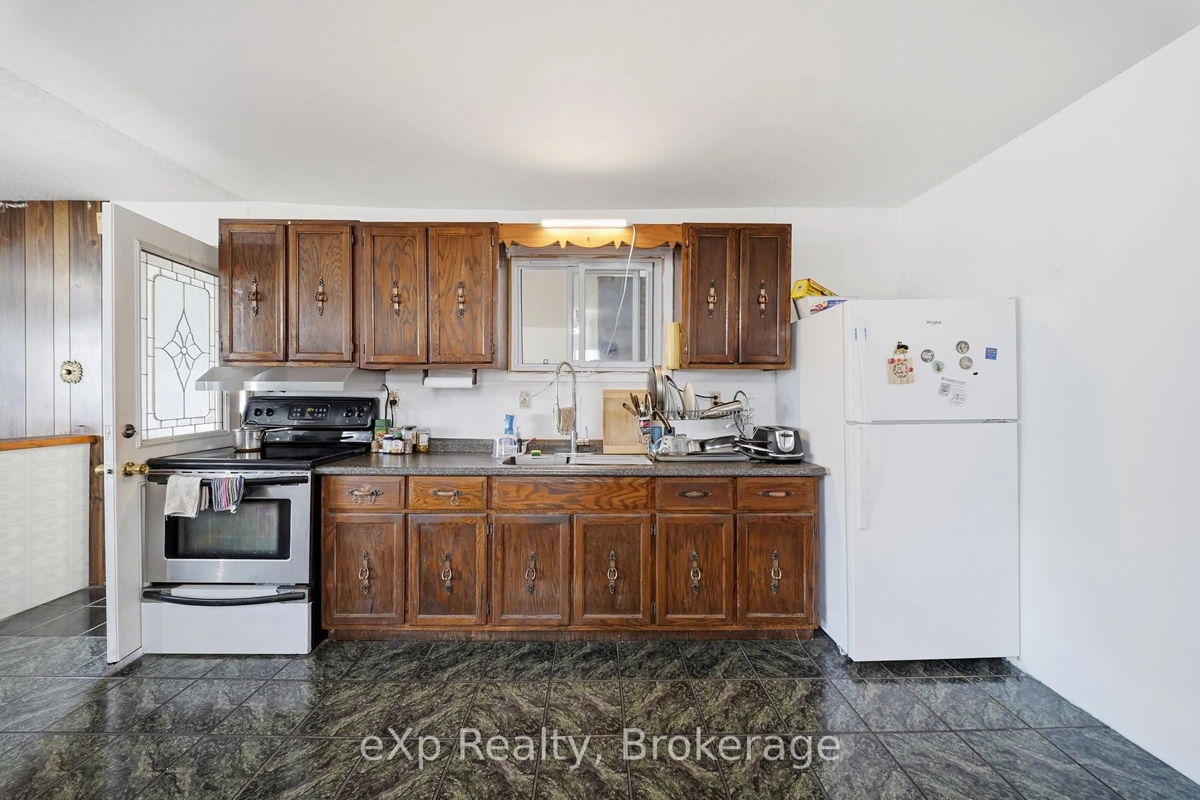 Standard kitchen, ceramic/tile floor for 370 Sidney St, Belleville Ontario K8P 3Z6