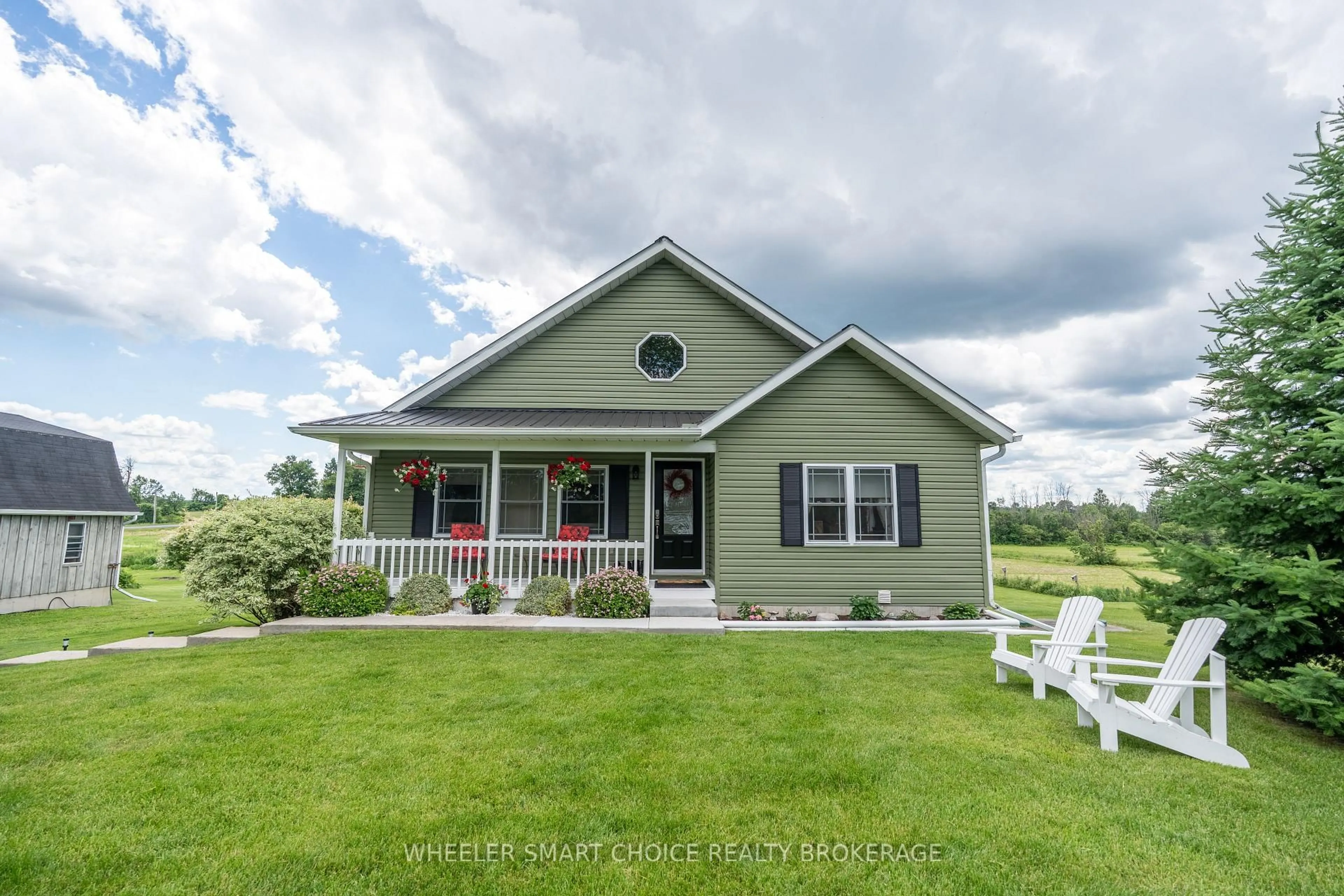 Home with vinyl exterior material, water/lake/river/ocean view for 6086 Cashion Rd, South Glengarry Ontario K0C 2J0