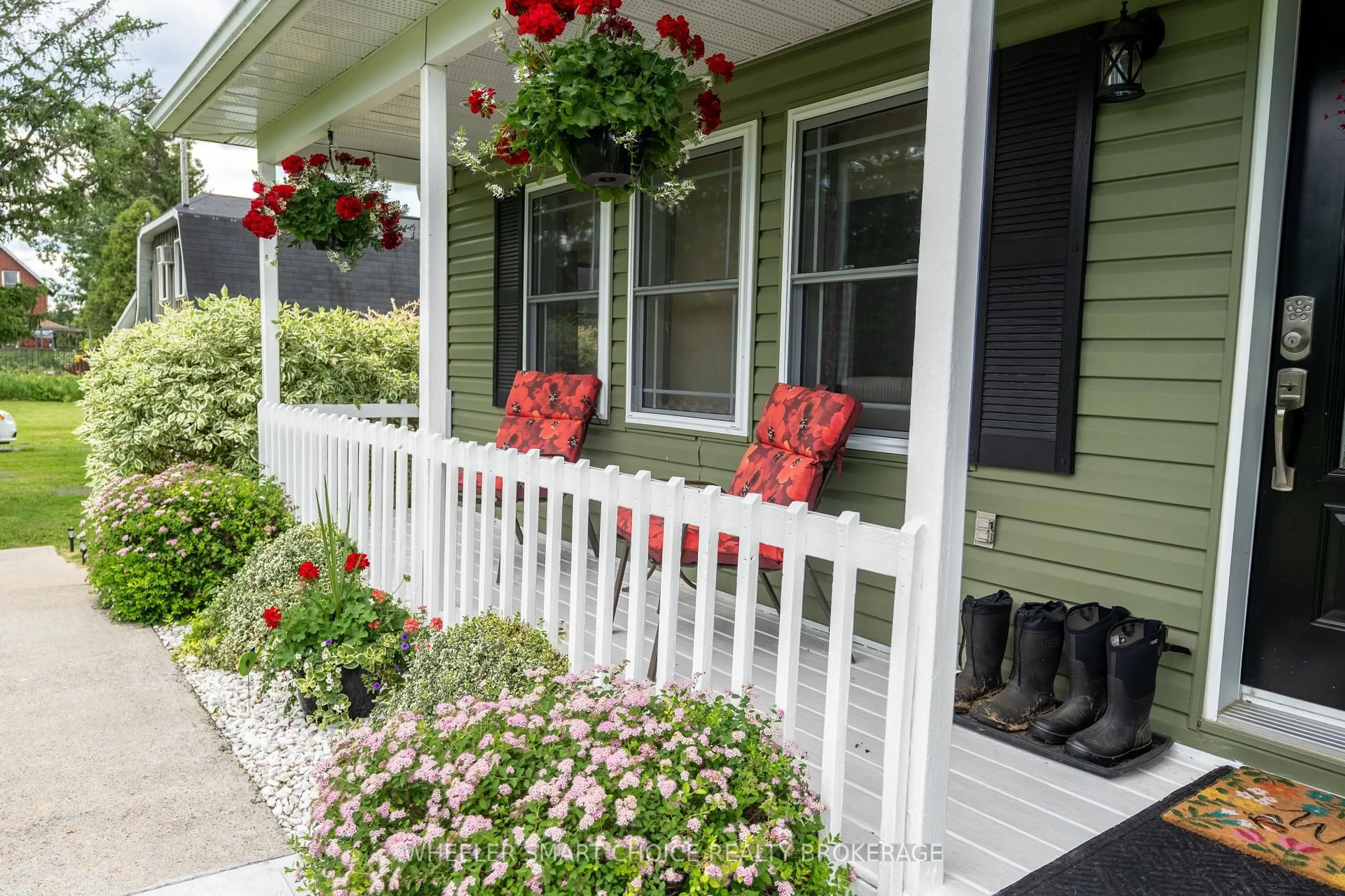 Home with vinyl exterior material, street for 6086 Cashion Rd, South Glengarry Ontario K0C 2J0