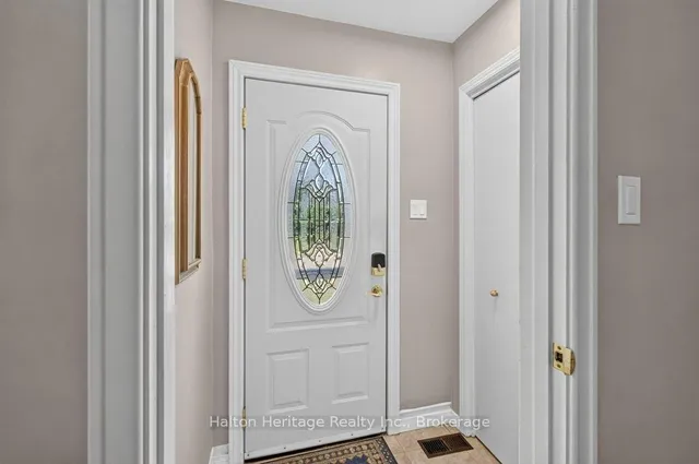 476 East 37th St, Hamilton 5