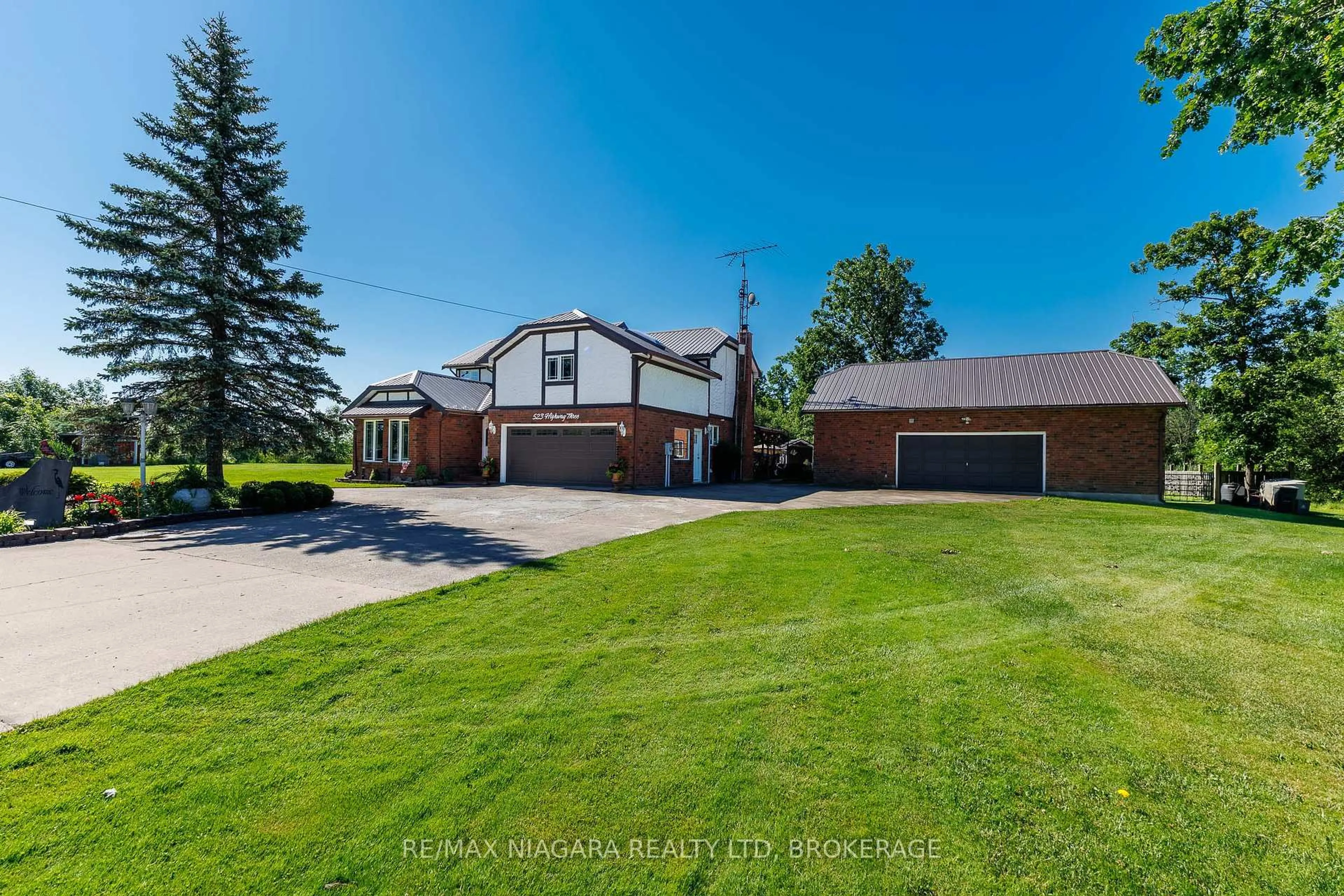 A pic from outside/outdoor area/front of a property/back of a property/a pic from drone, street for 523 Hwy 3, Port Colborne Ontario L3K 5V3