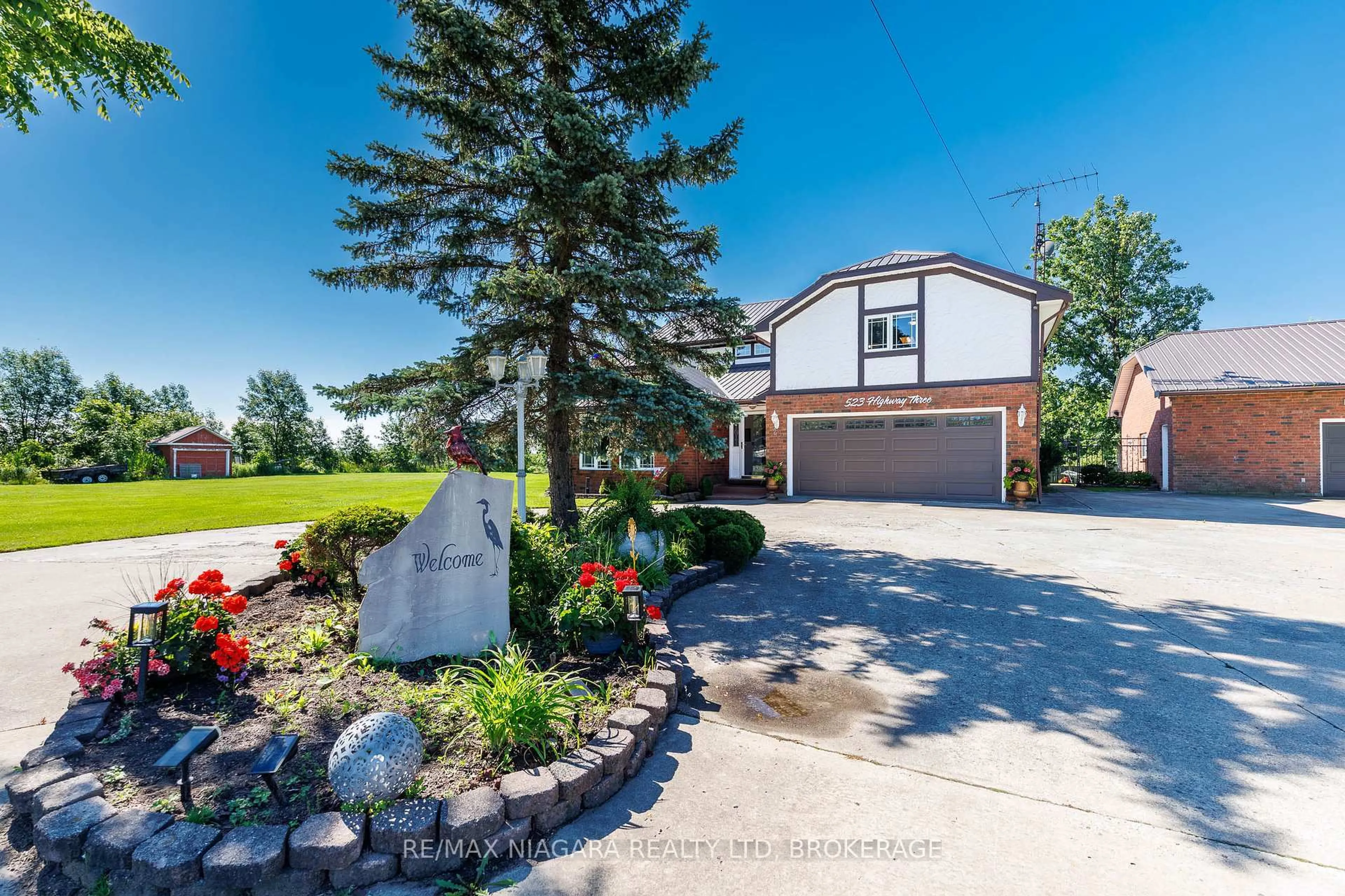 A pic from outside/outdoor area/front of a property/back of a property/a pic from drone, street for 523 Hwy 3, Port Colborne Ontario L3K 5V3