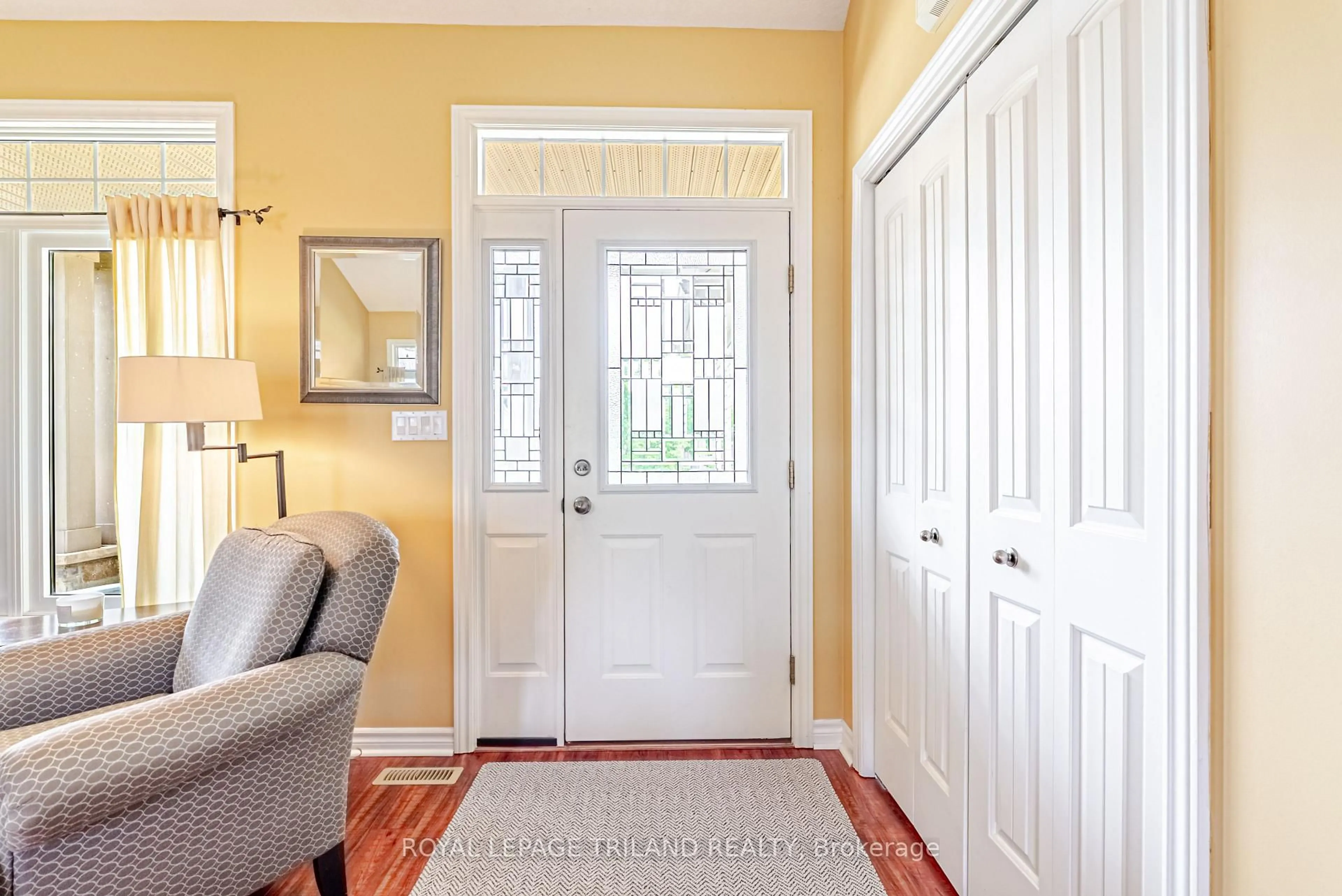Indoor entryway for 26 Augusta Cres, St. Thomas Ontario N5R 6J8