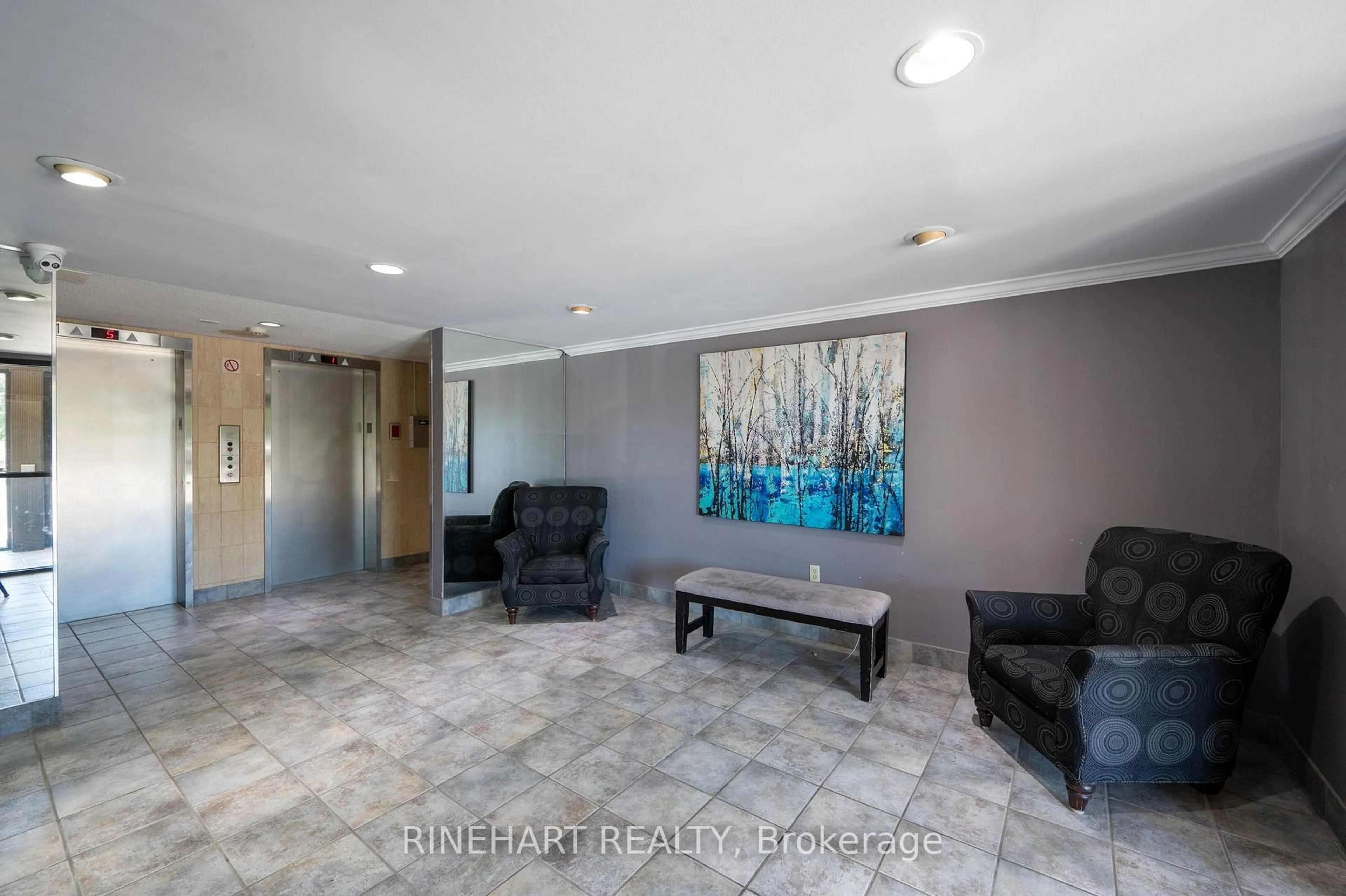 Indoor foyer for 600 GRENFELL Dr #311, London North Ontario N5X 2R8