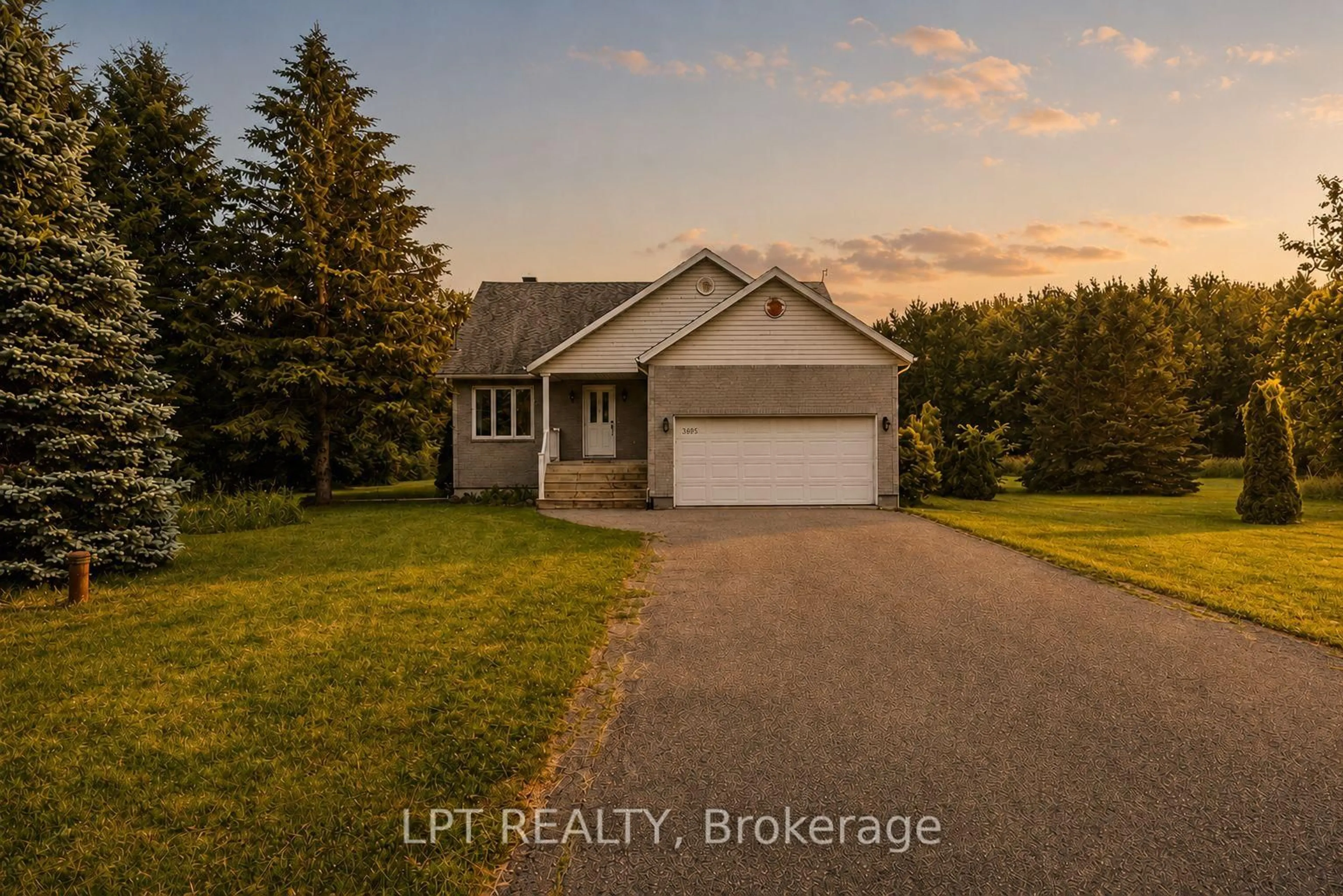 A pic from outside/outdoor area/front of a property/back of a property/a pic from drone, street for 3898 Etienne Rd, Sarsfield Ontario K0A 3E0