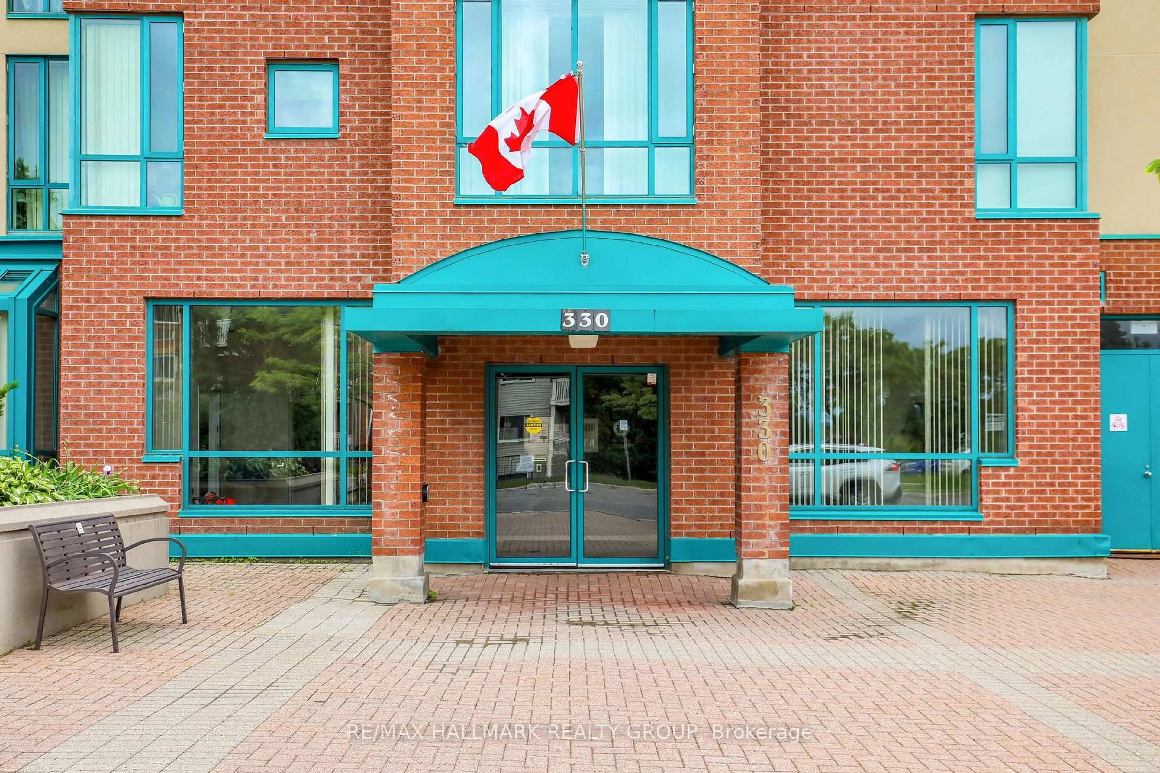 Indoor foyer for 330 Centrum Blvd #511, Ottawa Ontario K1E 3W2