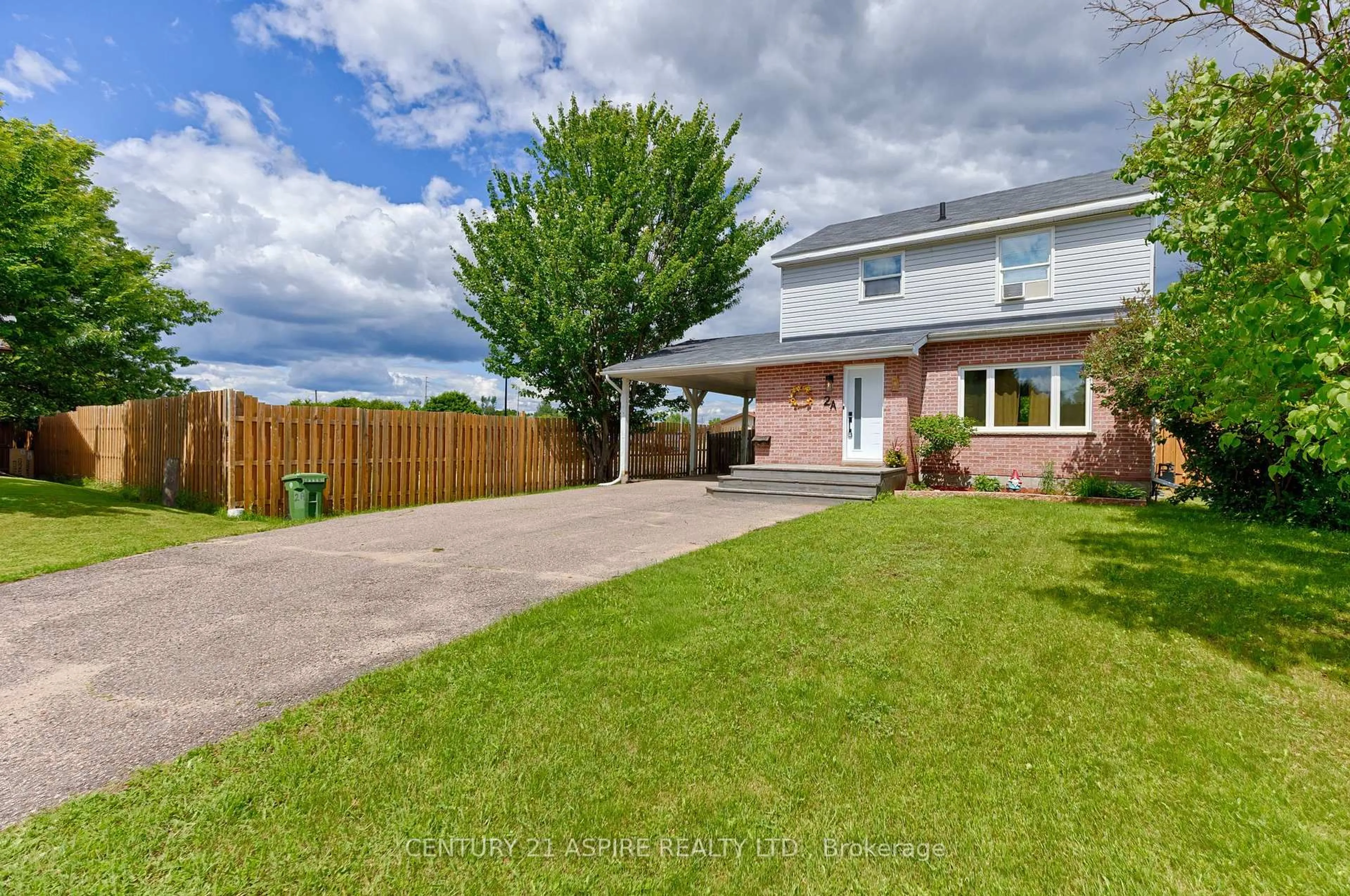 A pic from outside/outdoor area/front of a property/back of a property/a pic from drone, street for 2A Selkirk St, Petawawa Ontario K8H 3C1