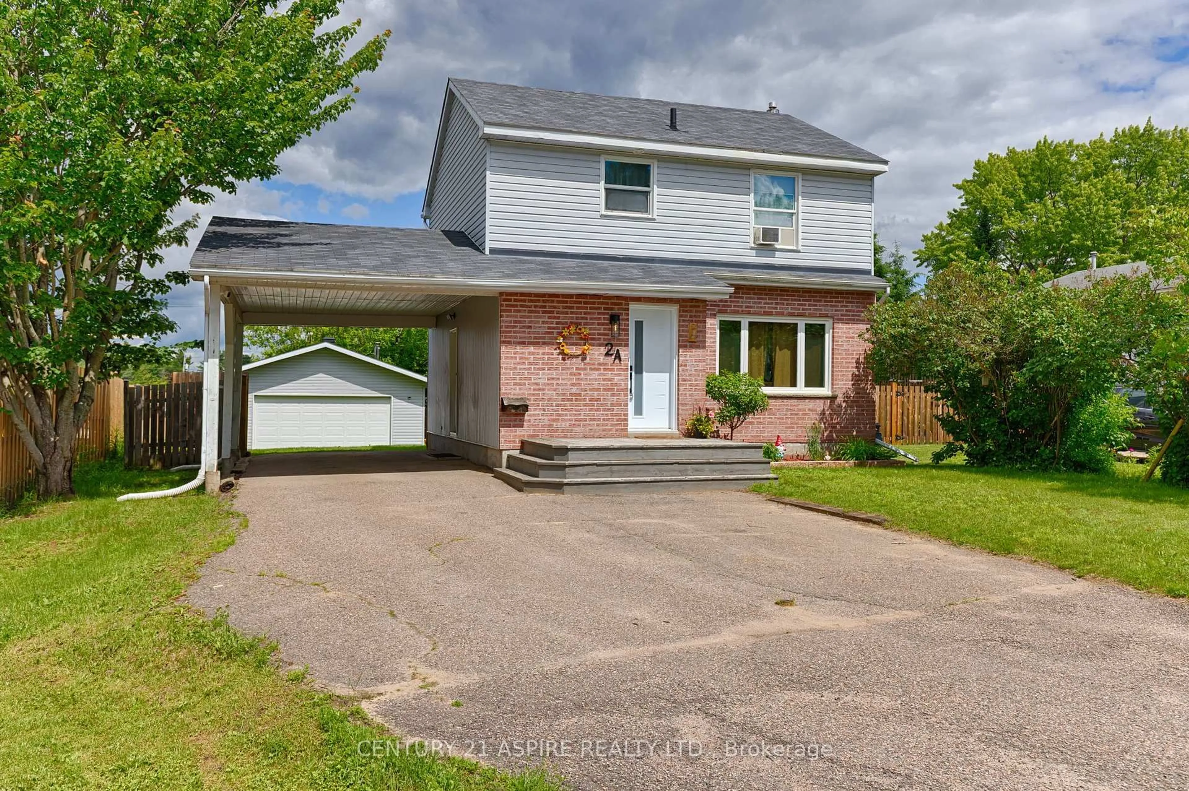 A pic from outside/outdoor area/front of a property/back of a property/a pic from drone, street for 2A Selkirk St, Petawawa Ontario K8H 3C1
