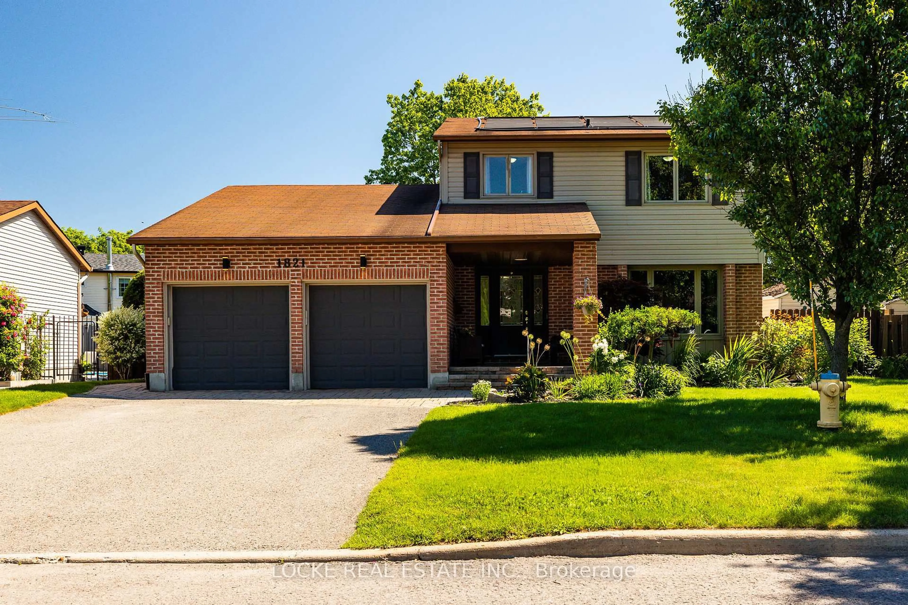 Home with brick exterior material, street for 1821 Woodhaven Hts, Orleans Ontario K1E 2W3