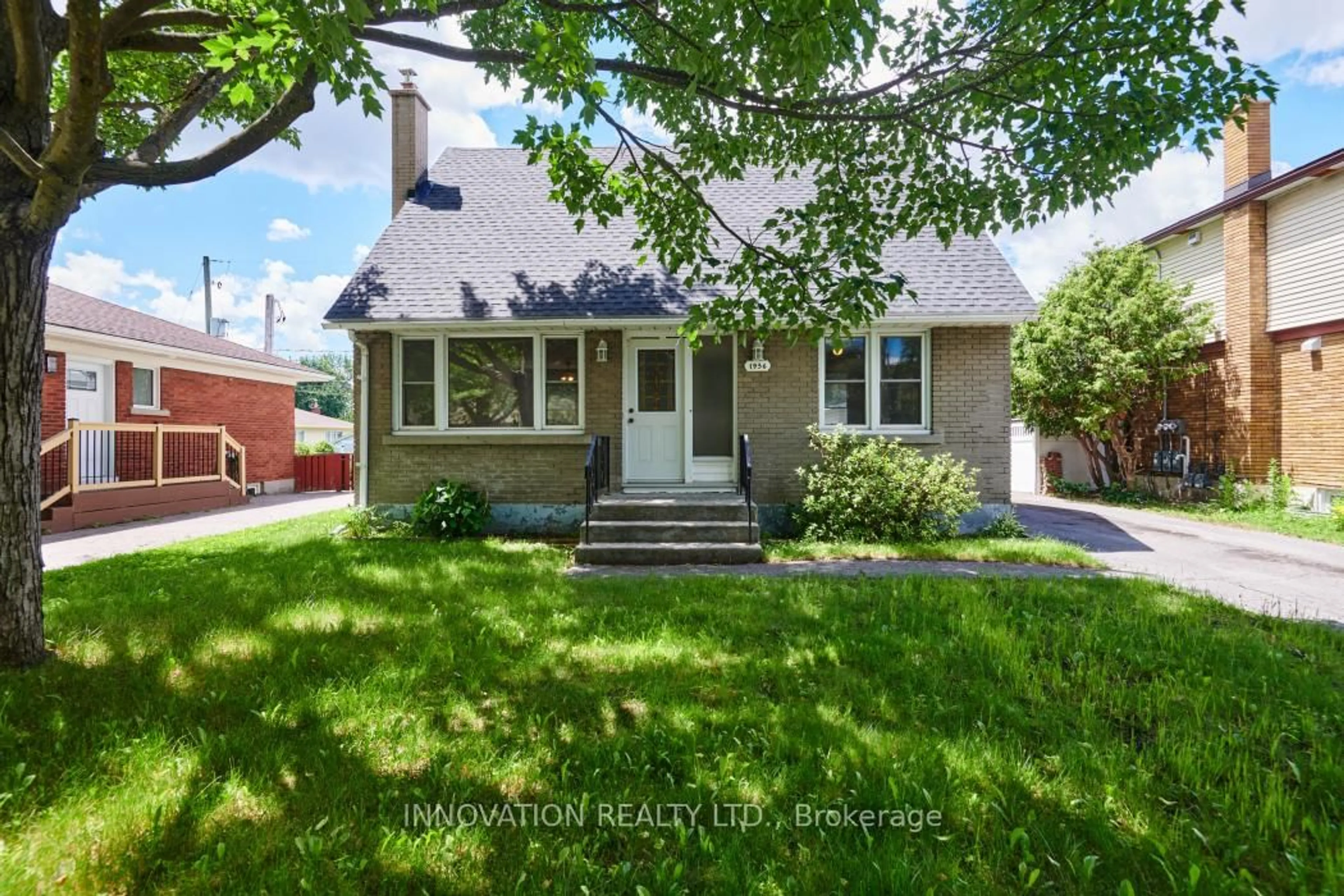 Unknown for 1956 Othello Ave, Ottawa Ontario K1G 2A4