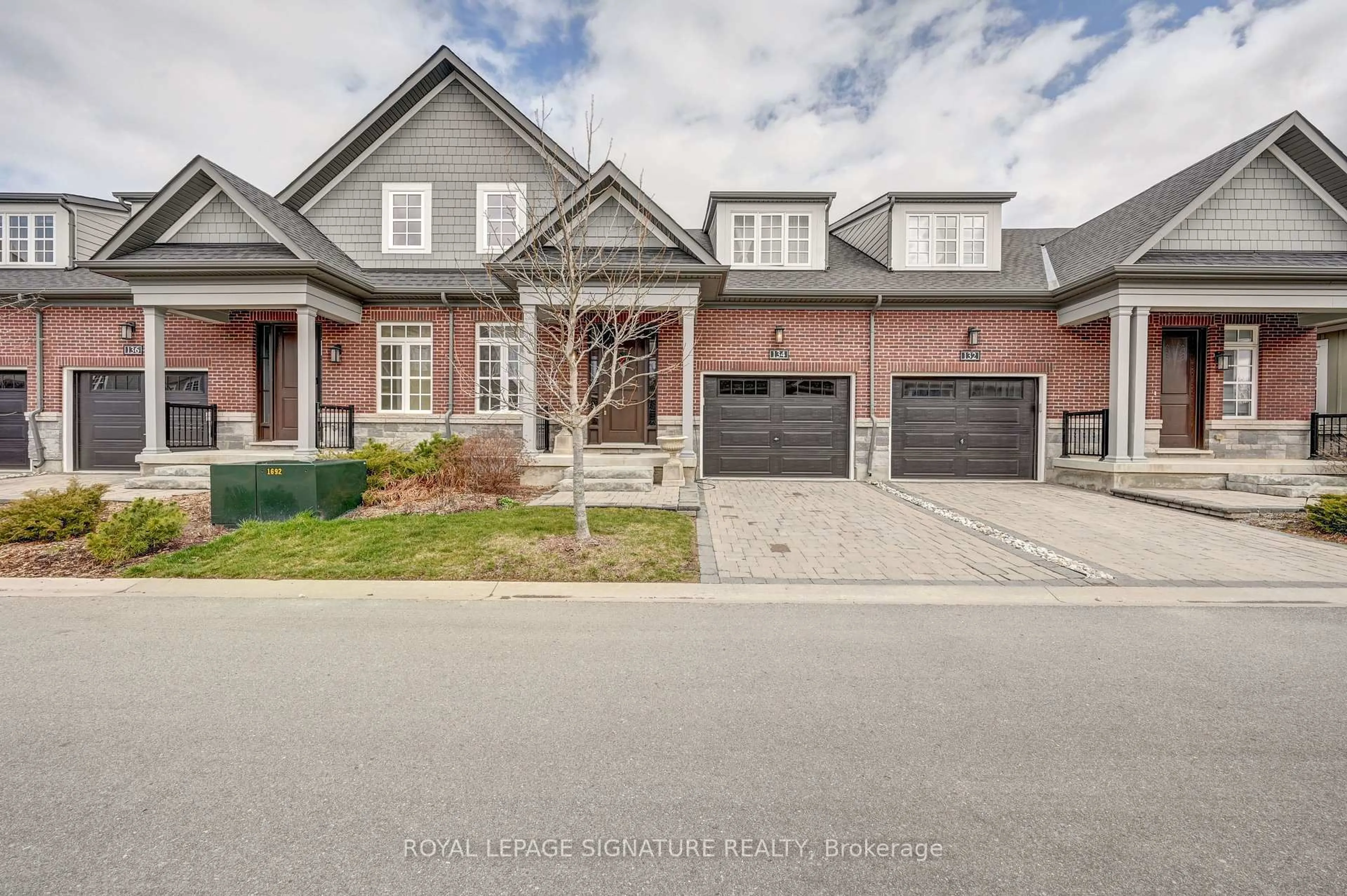 Home with brick exterior material, street for 134 Anne St, Niagara-on-the-Lake Ontario L0S 1J0