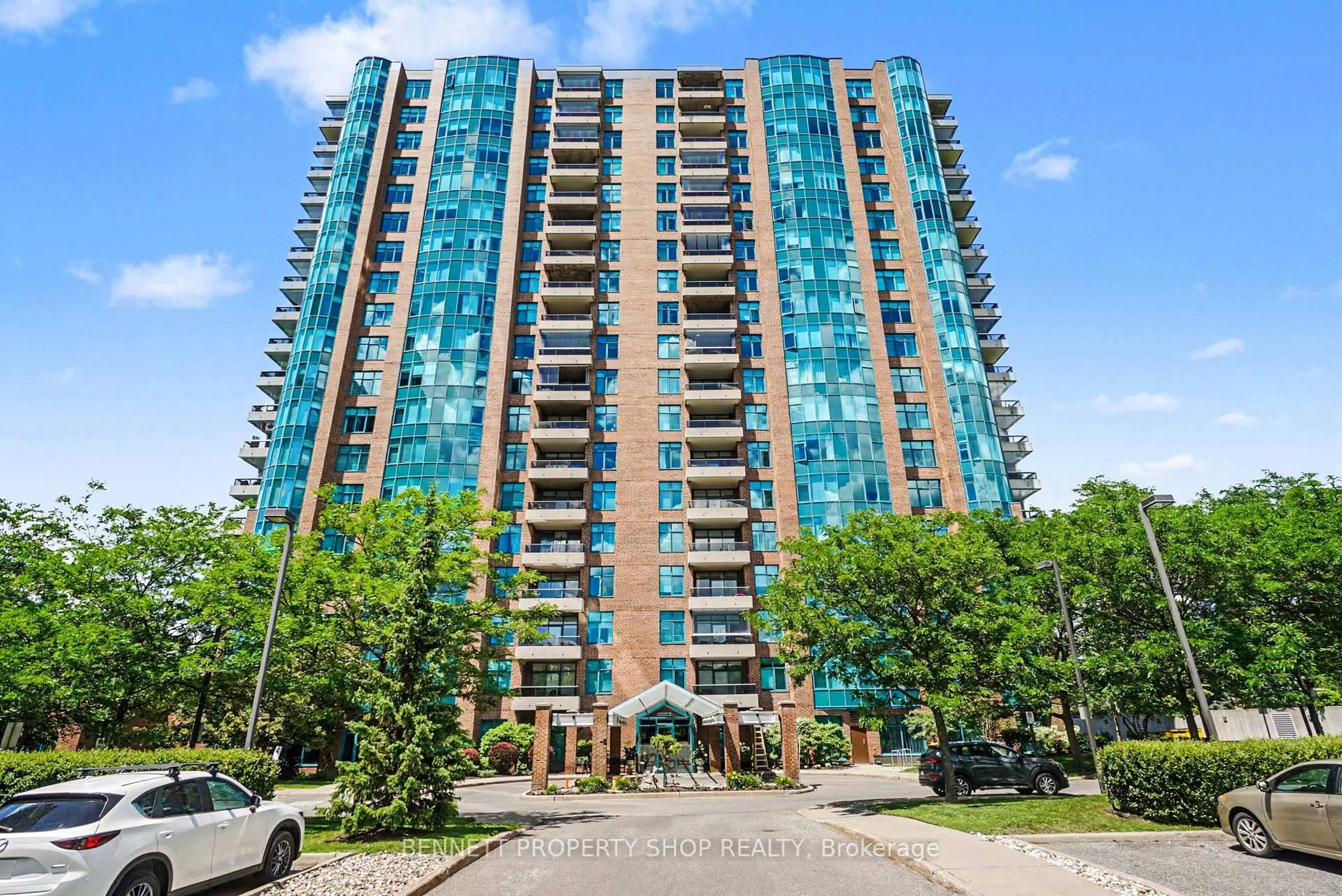 A pic from outside/outdoor area/front of a property/back of a property/a pic from drone, building for 3580 Rivergate Way #708, Ottawa Ontario K1V 1V5