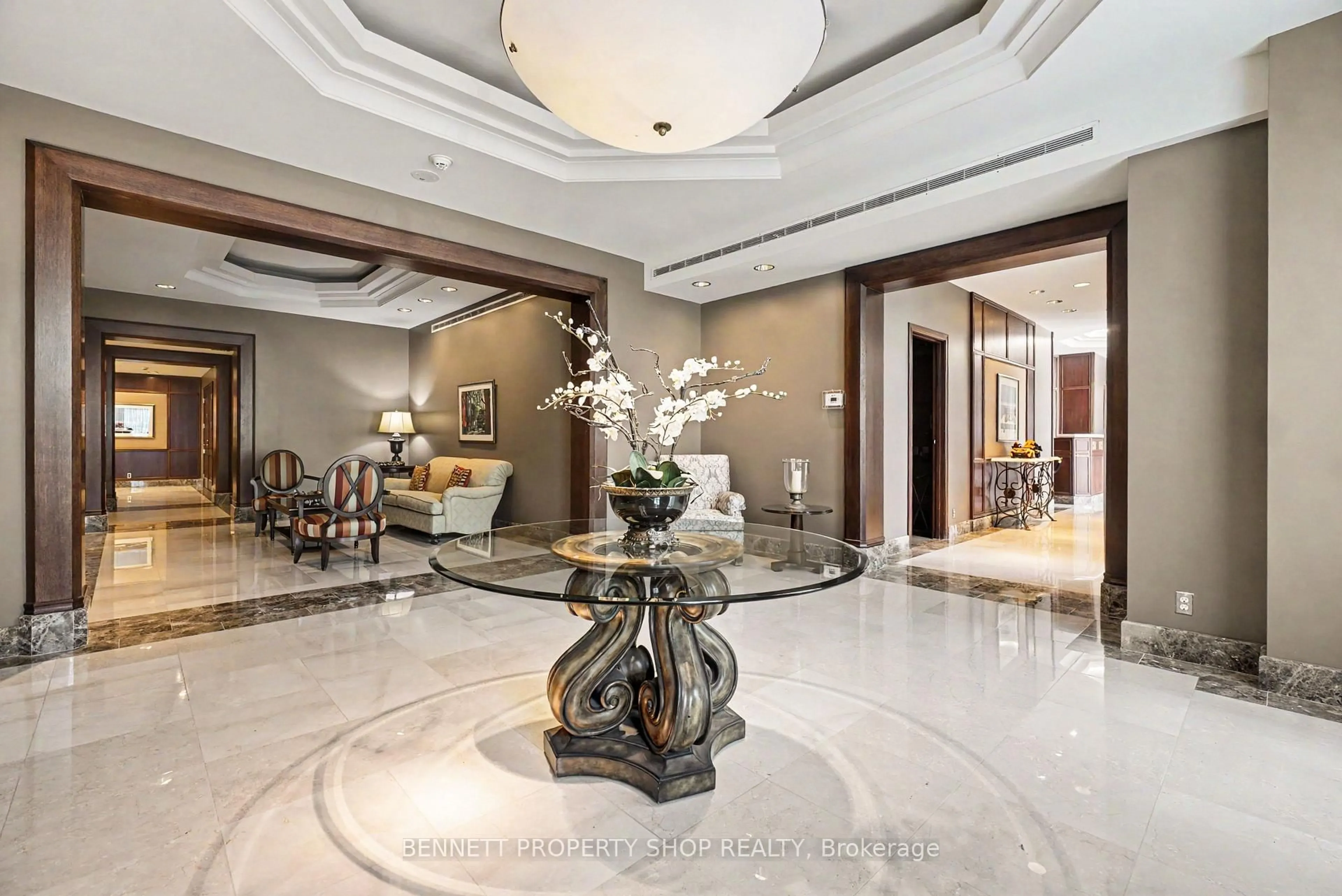 Indoor foyer for 3580 Rivergate Way #708, Ottawa Ontario K1V 1V5