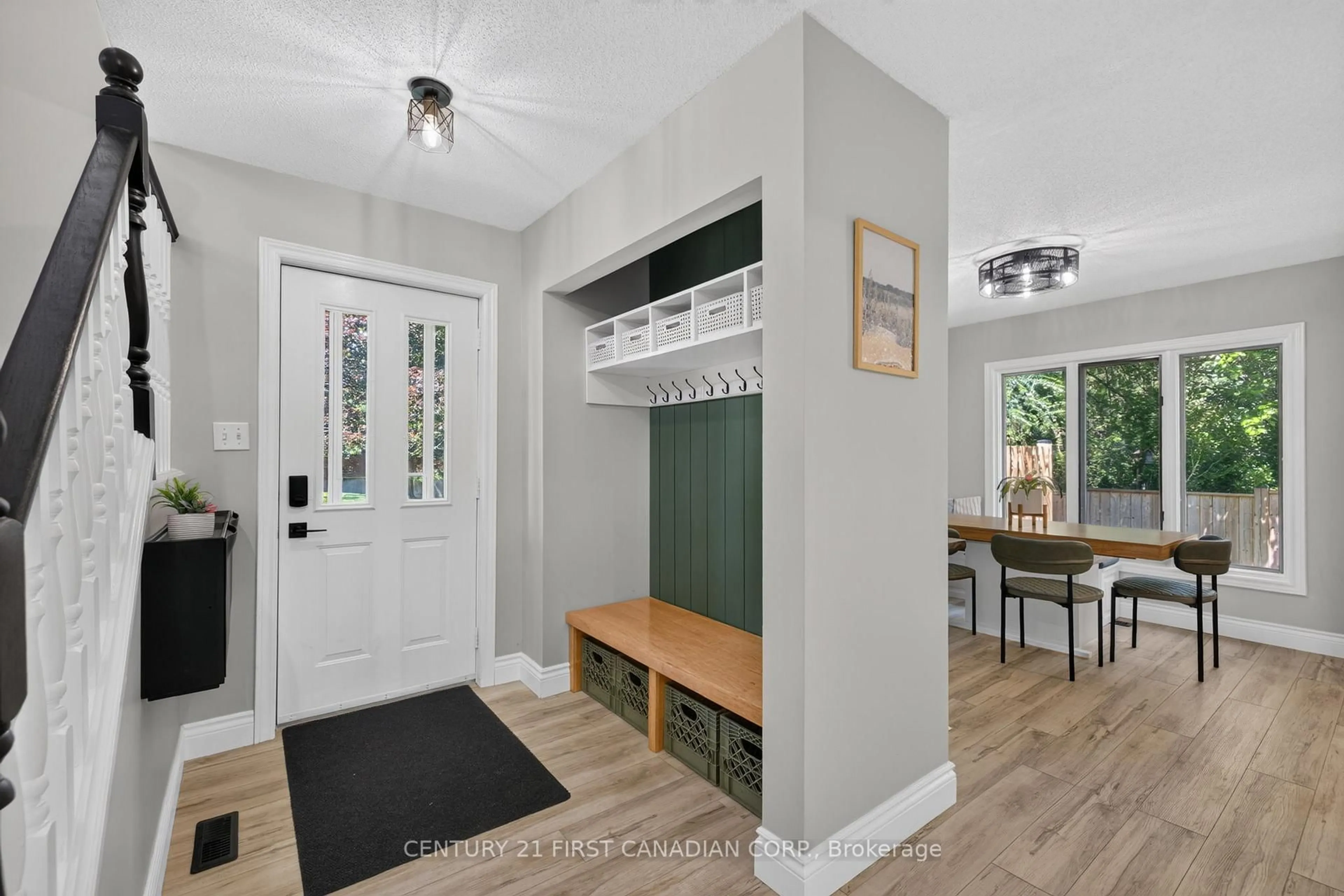 Indoor entryway for 1478 Adelaide St #28, London North Ontario N5X 3Y1