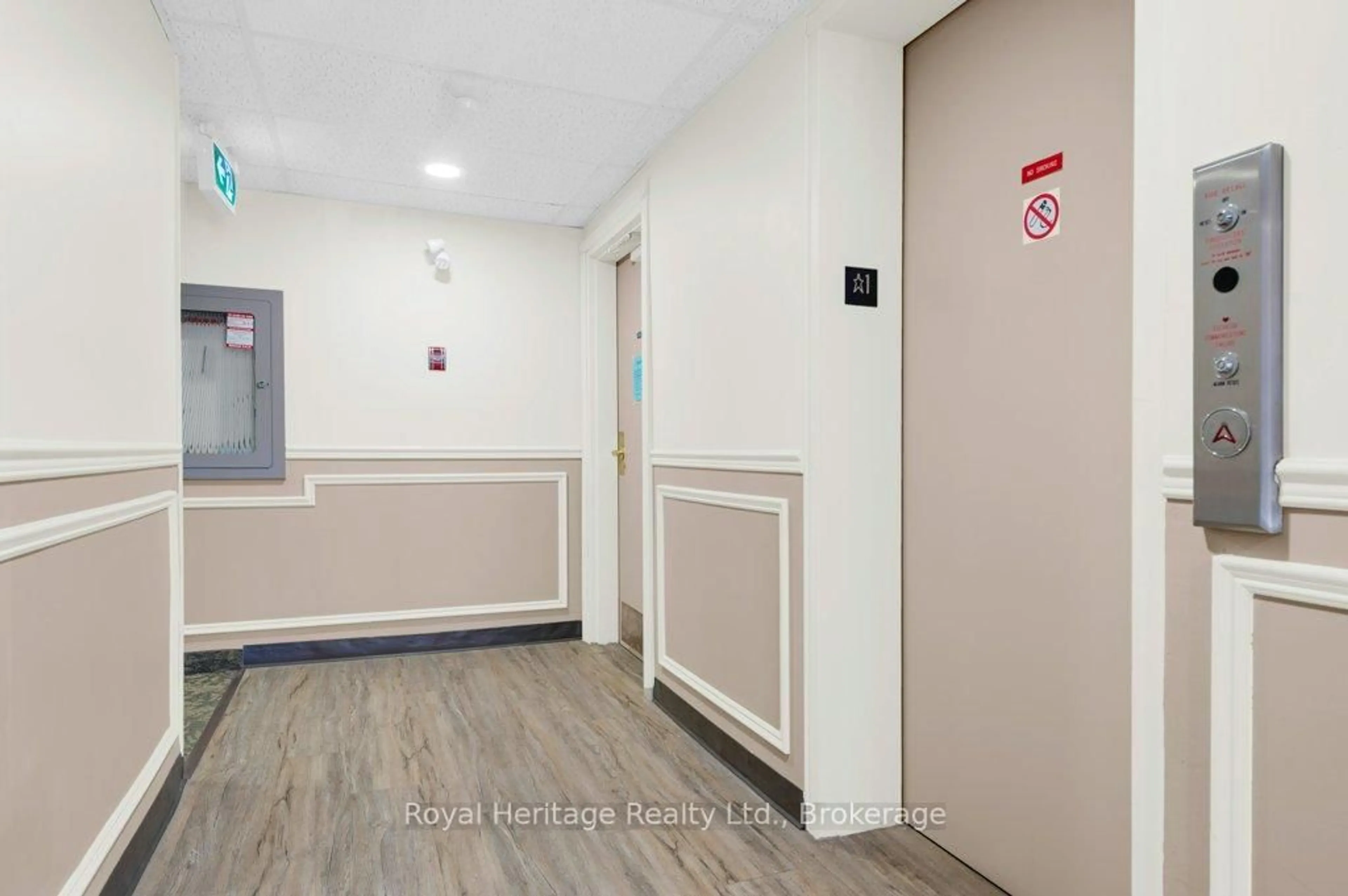 Indoor foyer for 9 Centre St #203, Greater Napanee Ontario K7R 3X3