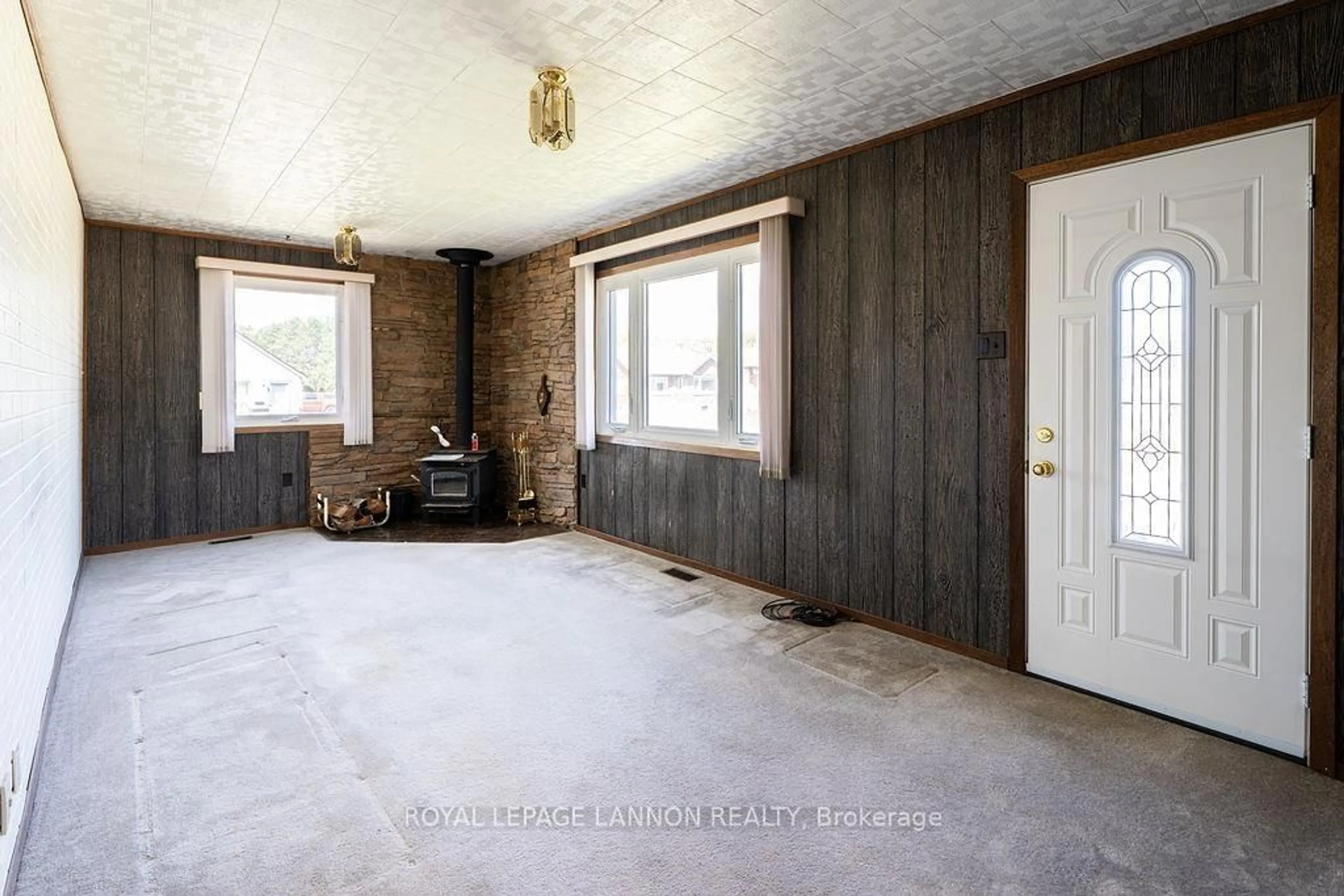 A pic of a room for 600 Mary St. W., Thunder Bay Ontario P7E 4L4