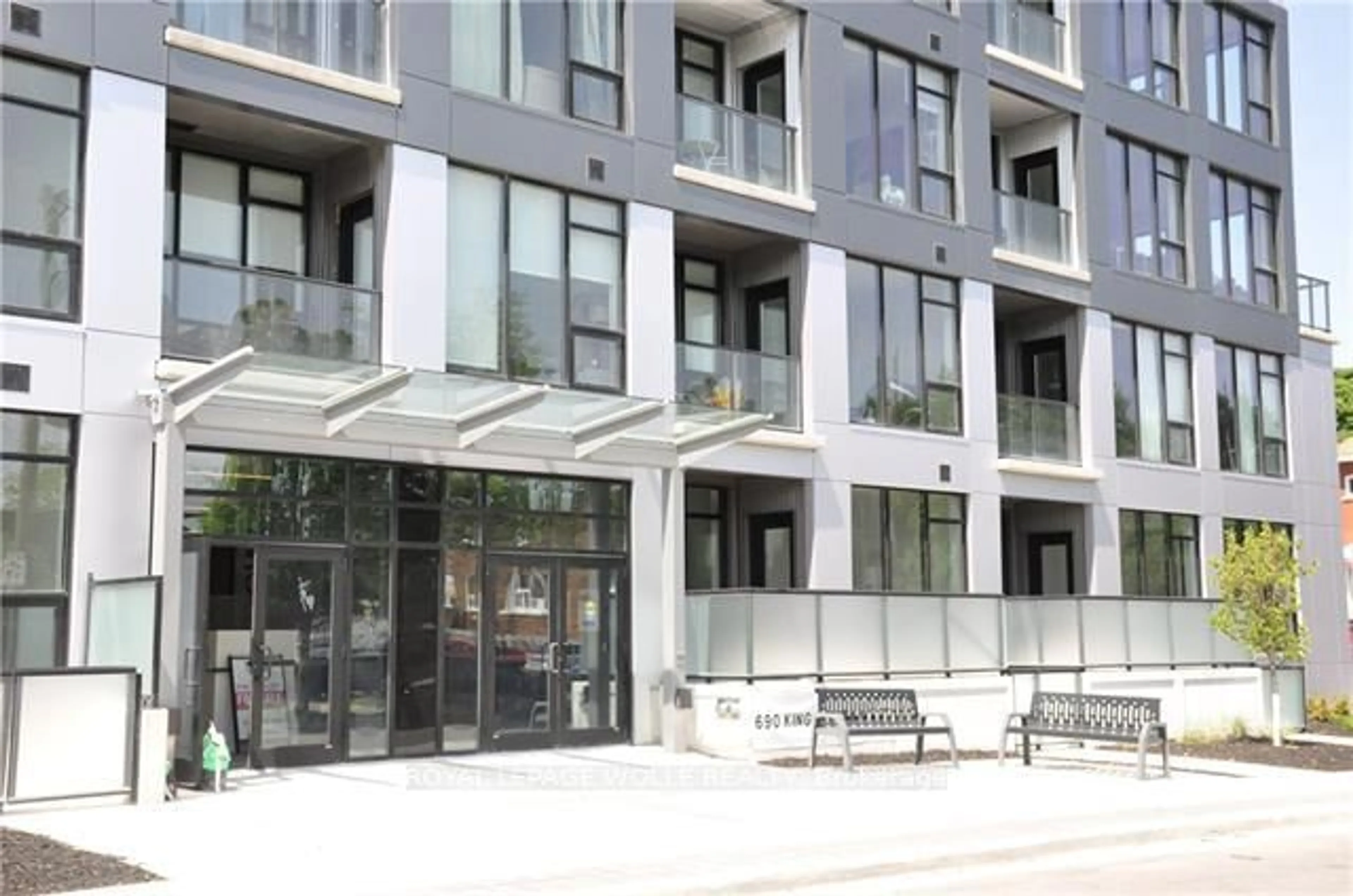 Patio, unknown for 690 King St #116, Kitchener Ontario N2G 0B9