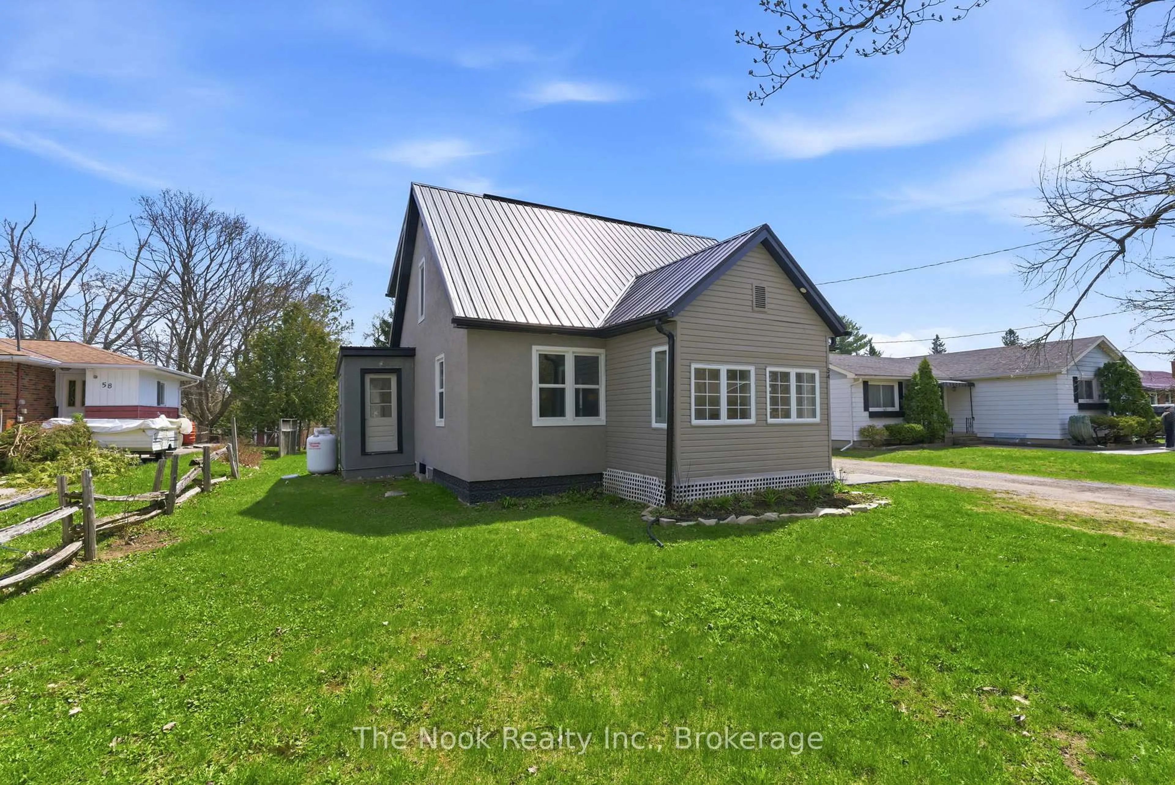 A pic from outside/outdoor area/front of a property/back of a property/a pic from drone, building for 54 Clifton St, Kawartha Lakes Ontario K0M 1N0