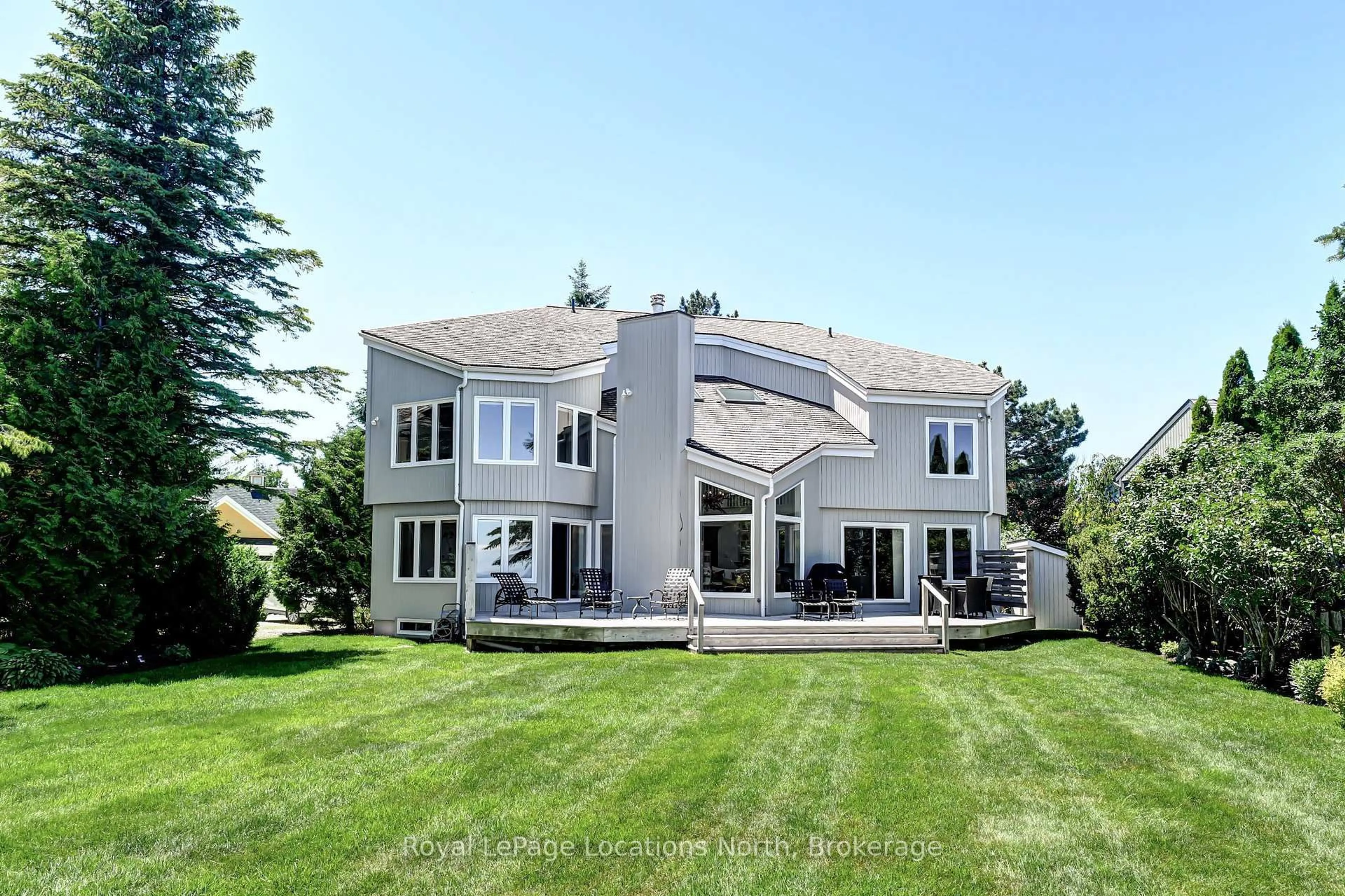 Home with vinyl exterior material, unknown for 113 Fieldcrest Crt, Blue Mountains Ontario N0H 2P0