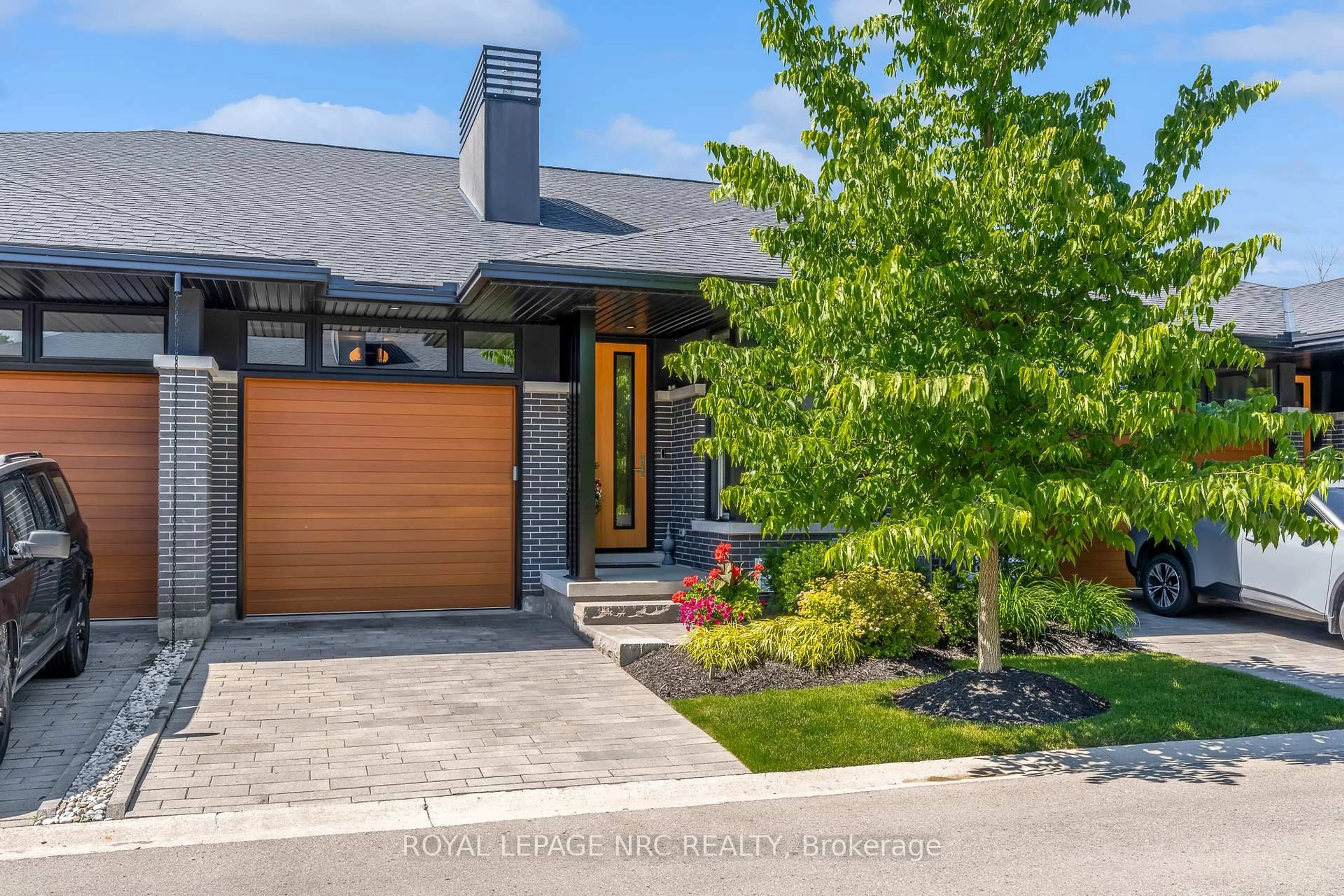 Home with brick exterior material, street for 15 Taliesin Tr, Welland Ontario L3C 0H5
