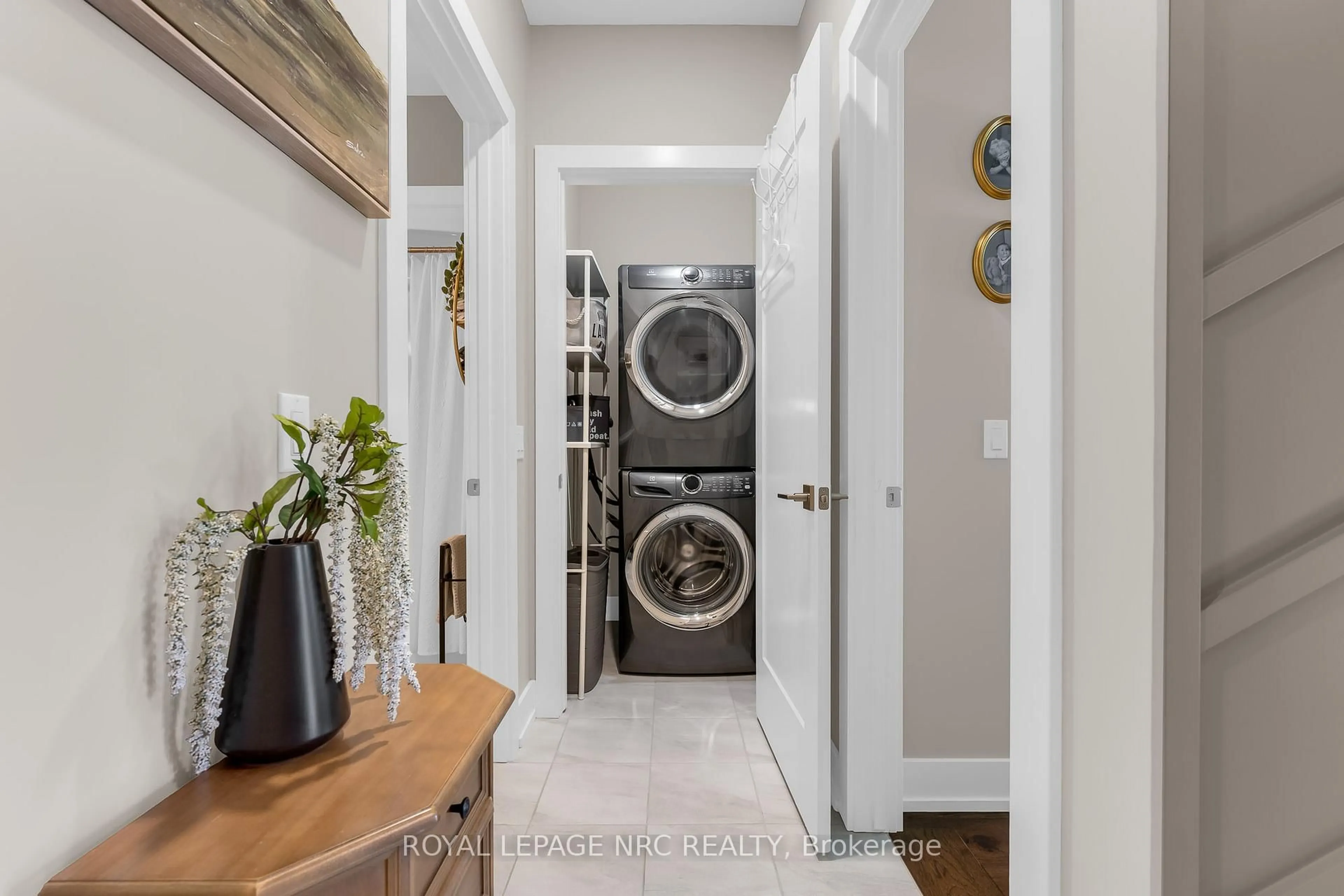 Laundry room for 15 Taliesin Tr, Welland Ontario L3C 0H5