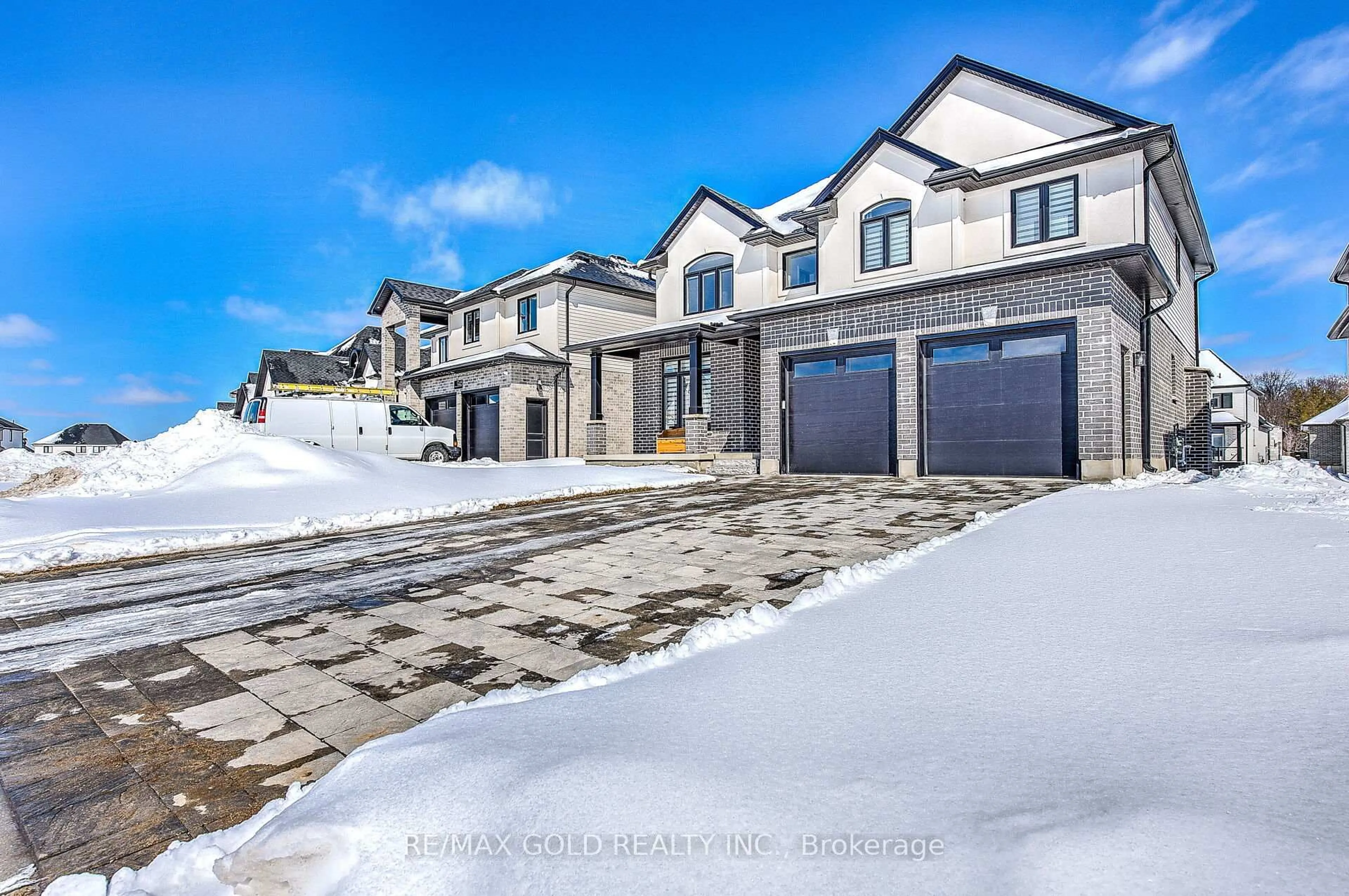 A pic from outside/outdoor area/front of a property/back of a property/a pic from drone, street for 944 Trailsway Ave, London South Ontario N6K 0K6