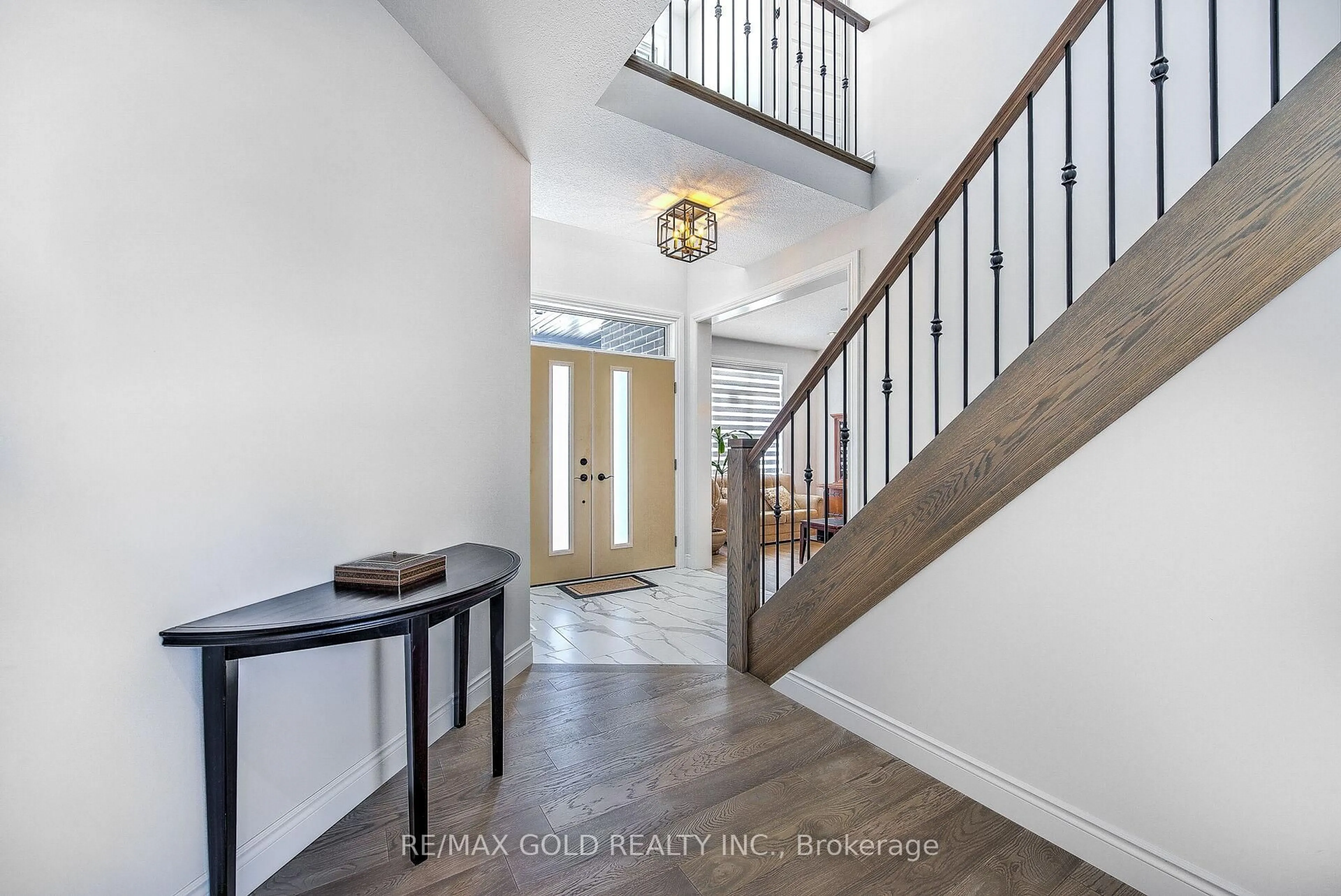 Indoor entryway for 944 Trailsway Ave, London South Ontario N6K 0K6