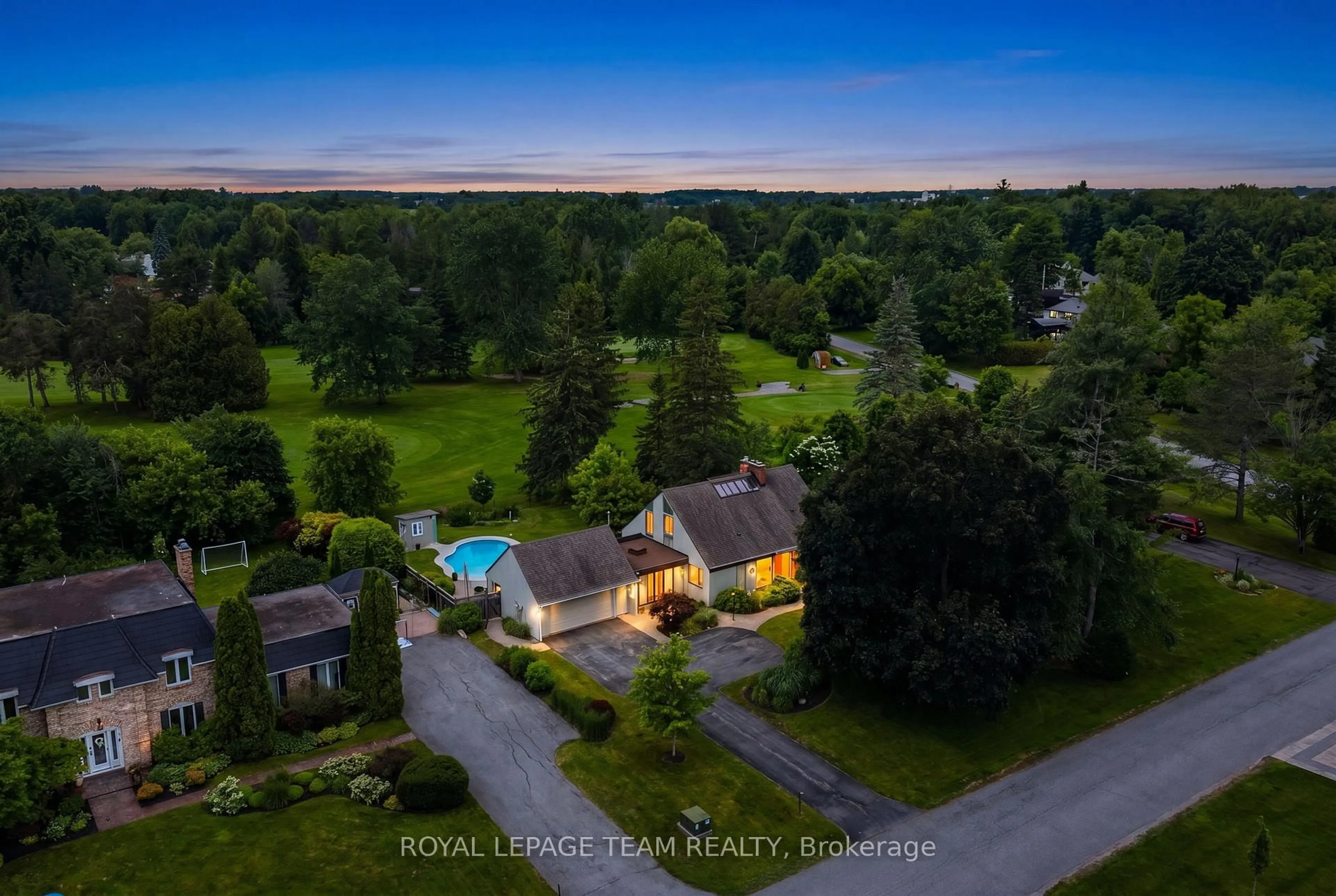 A pic from outside/outdoor area/front of a property/back of a property/a pic from drone, unknown for 6478 Marina Dr, Manotick Ontario K4M 1B3