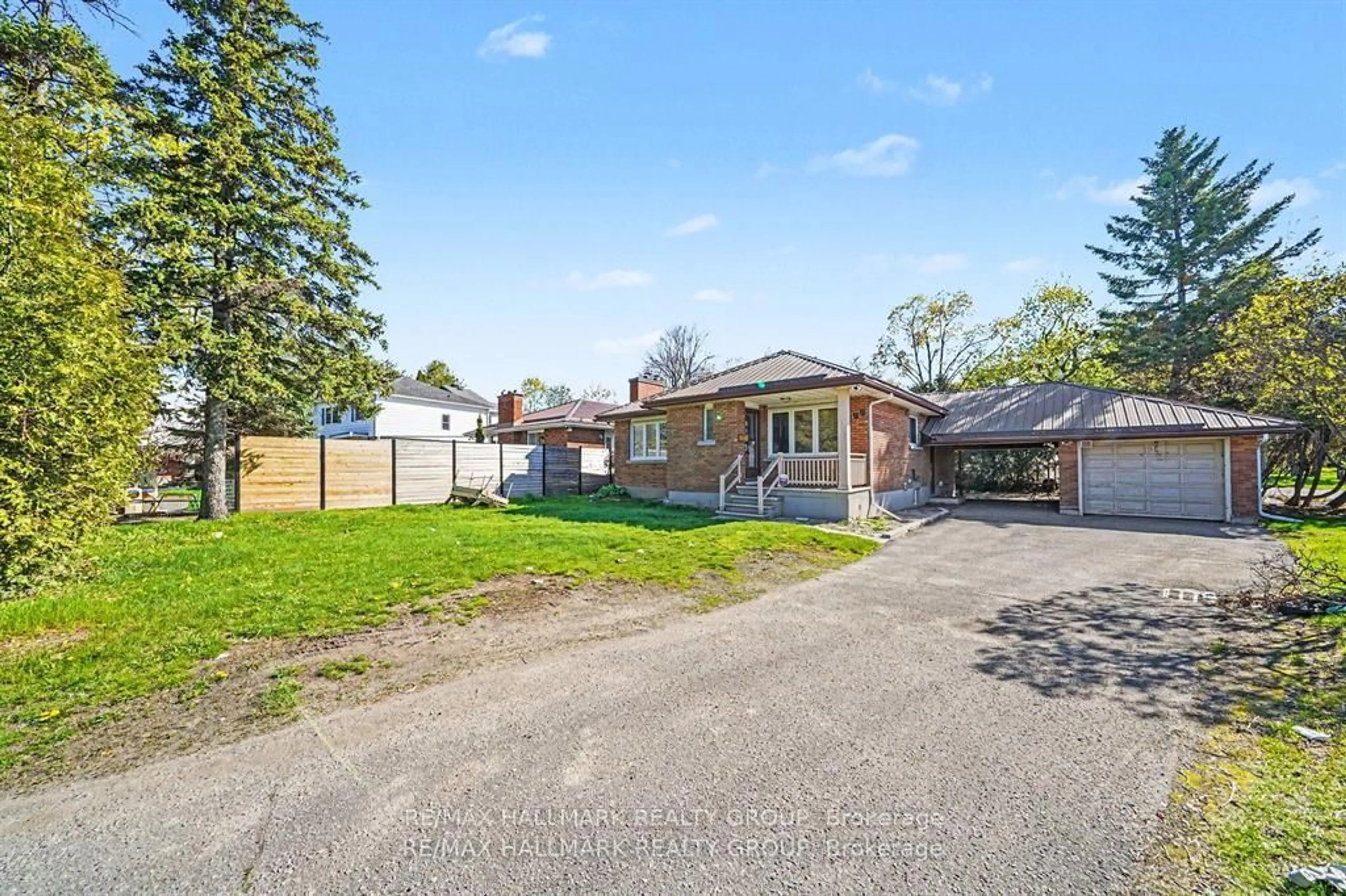 A pic from outside/outdoor area/front of a property/back of a property/a pic from drone, street for 1299 Evans Blvd, Ottawa Ontario K1H 7T8