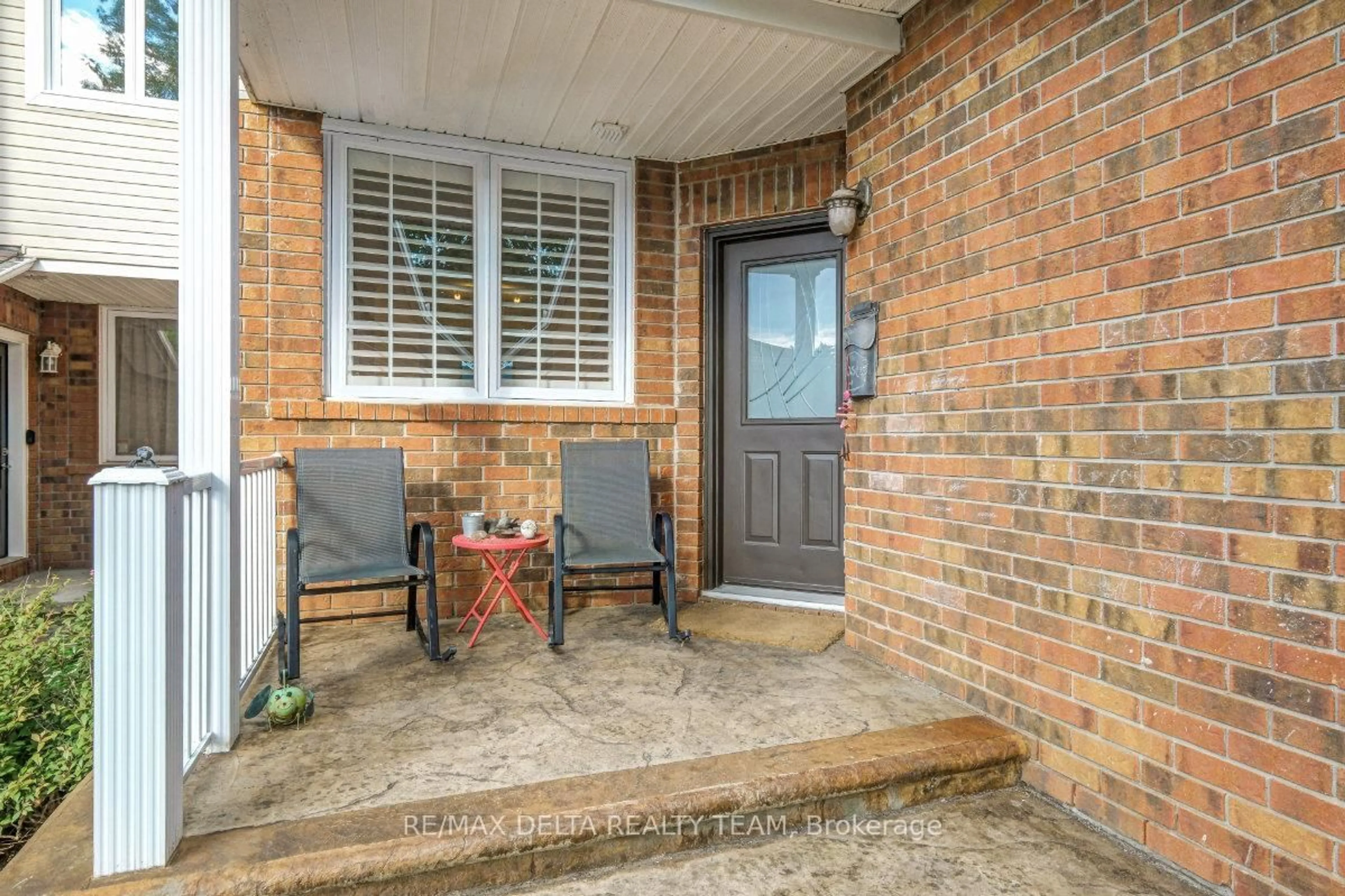 Indoor entryway for 1131 Falconcrest Crt, Orleans Ontario K4A 3Z4