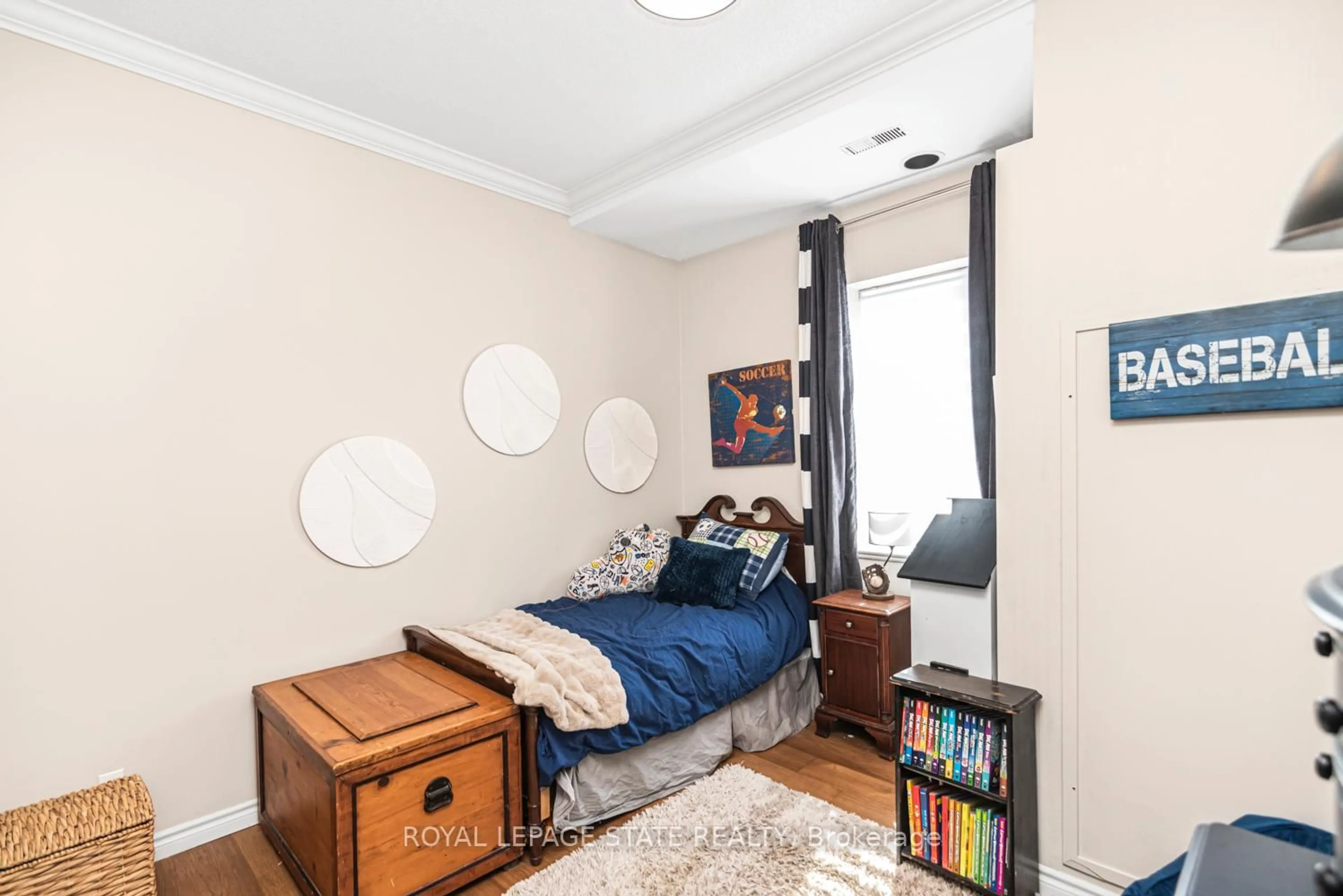 A pic of a room for 262 Dundas St #311, Hamilton Ontario L9B 1A9