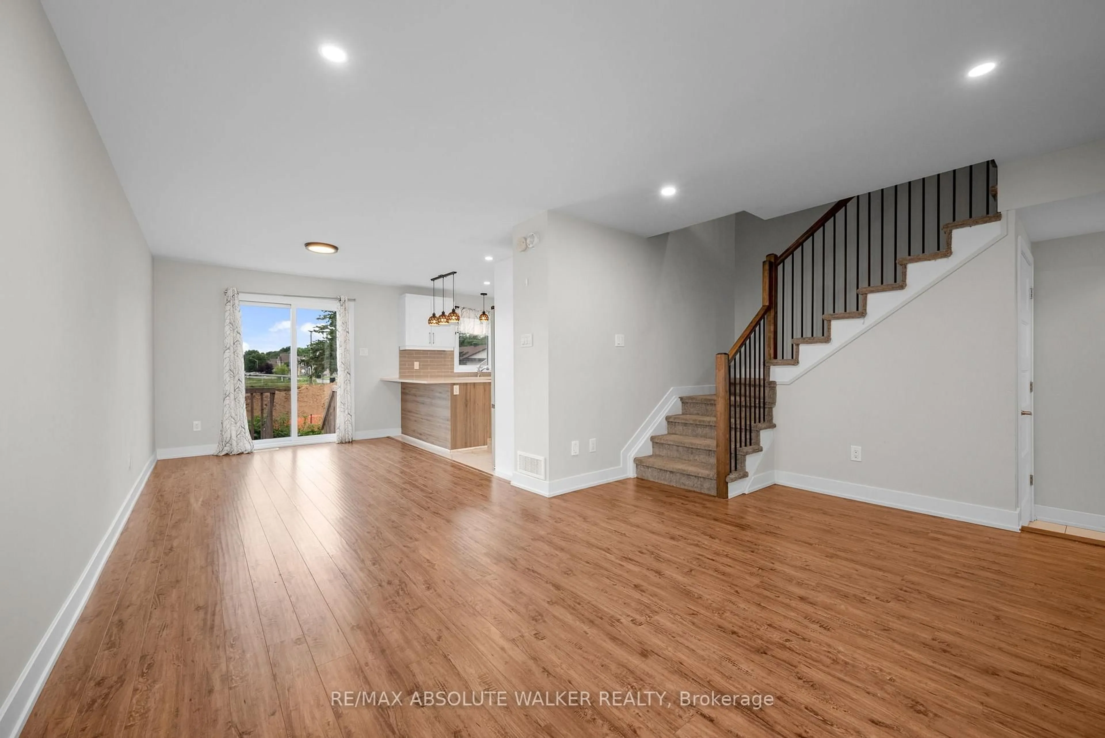 Indoor entryway for 48 Christian St, The Nation Ontario K0A 2M0