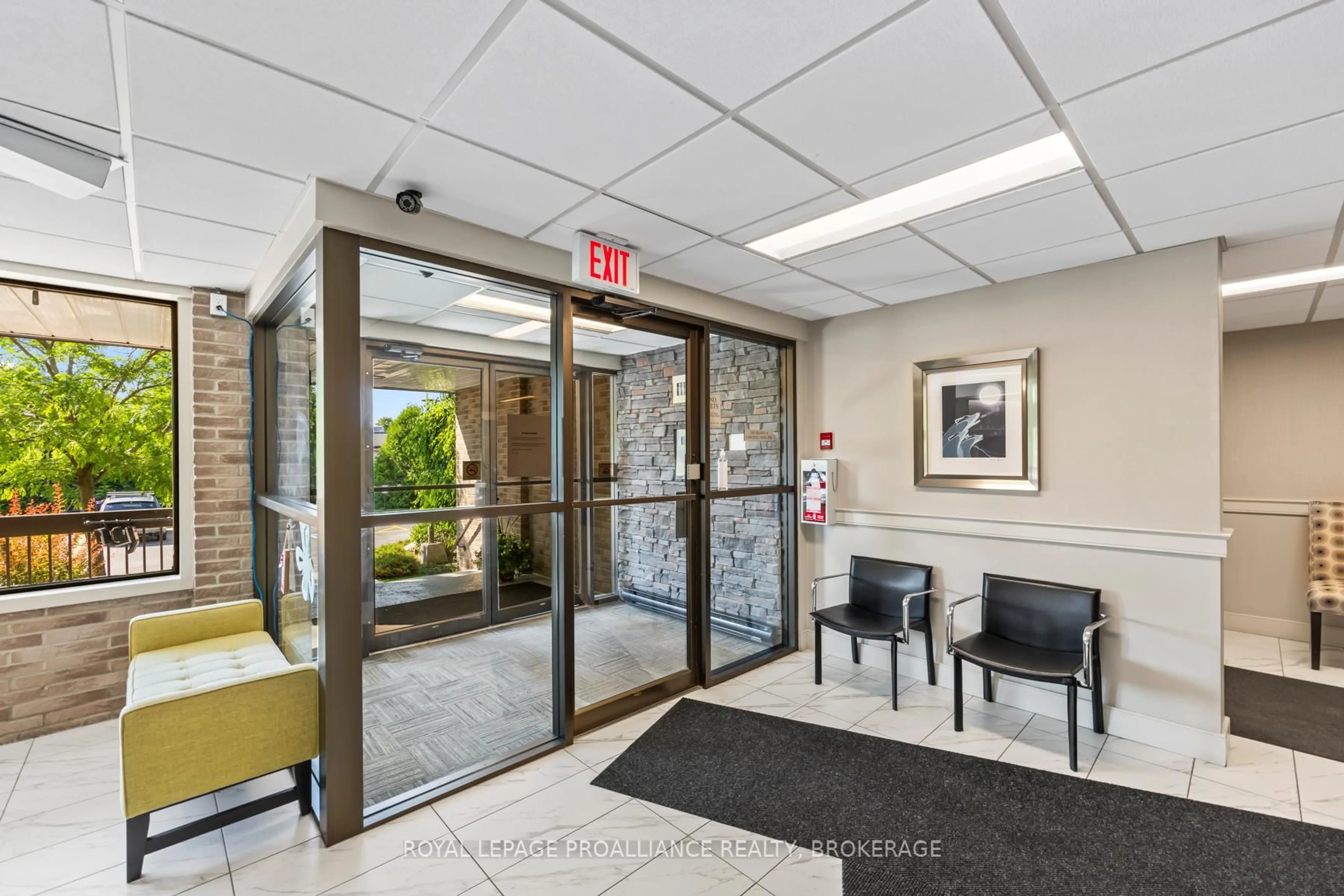 Indoor foyer for 334 Queen Mary Rd #215, Kingston Ontario K7M 7E7