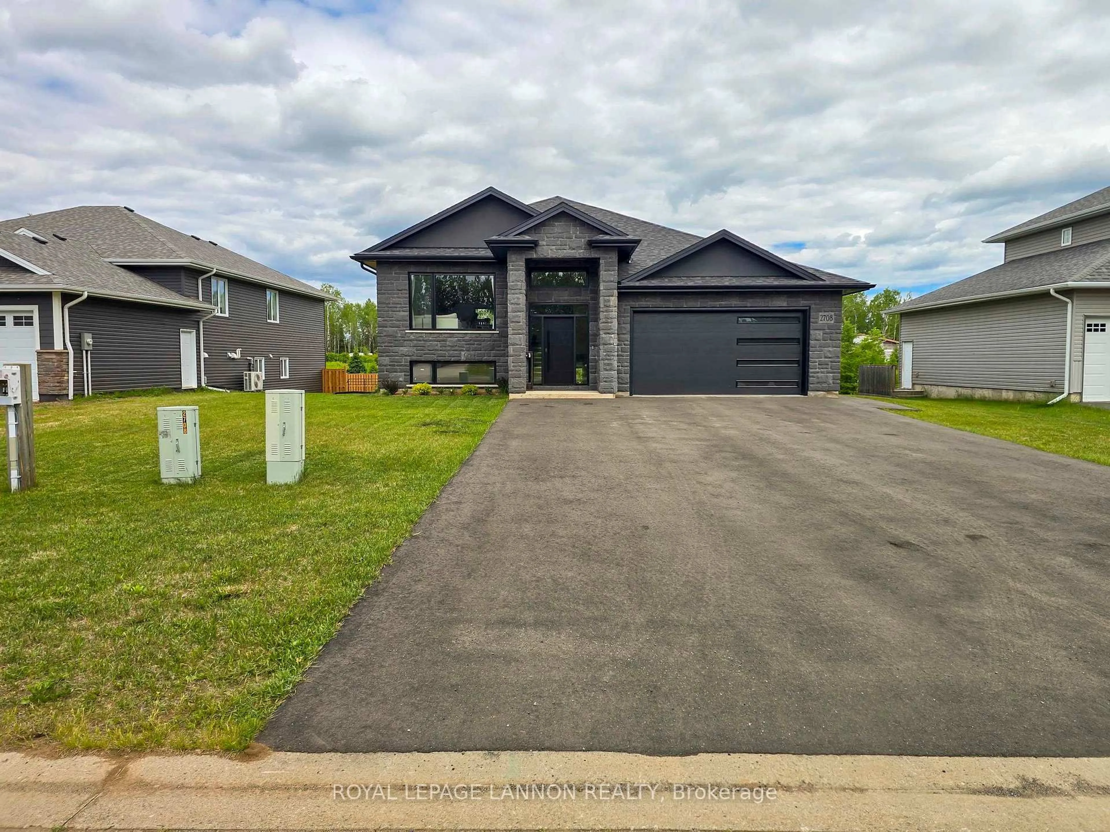 A pic from outside/outdoor area/front of a property/back of a property/a pic from drone, street for 2708 King George's Park Dr., Oliver Paipoonge Ontario P7K 0V4