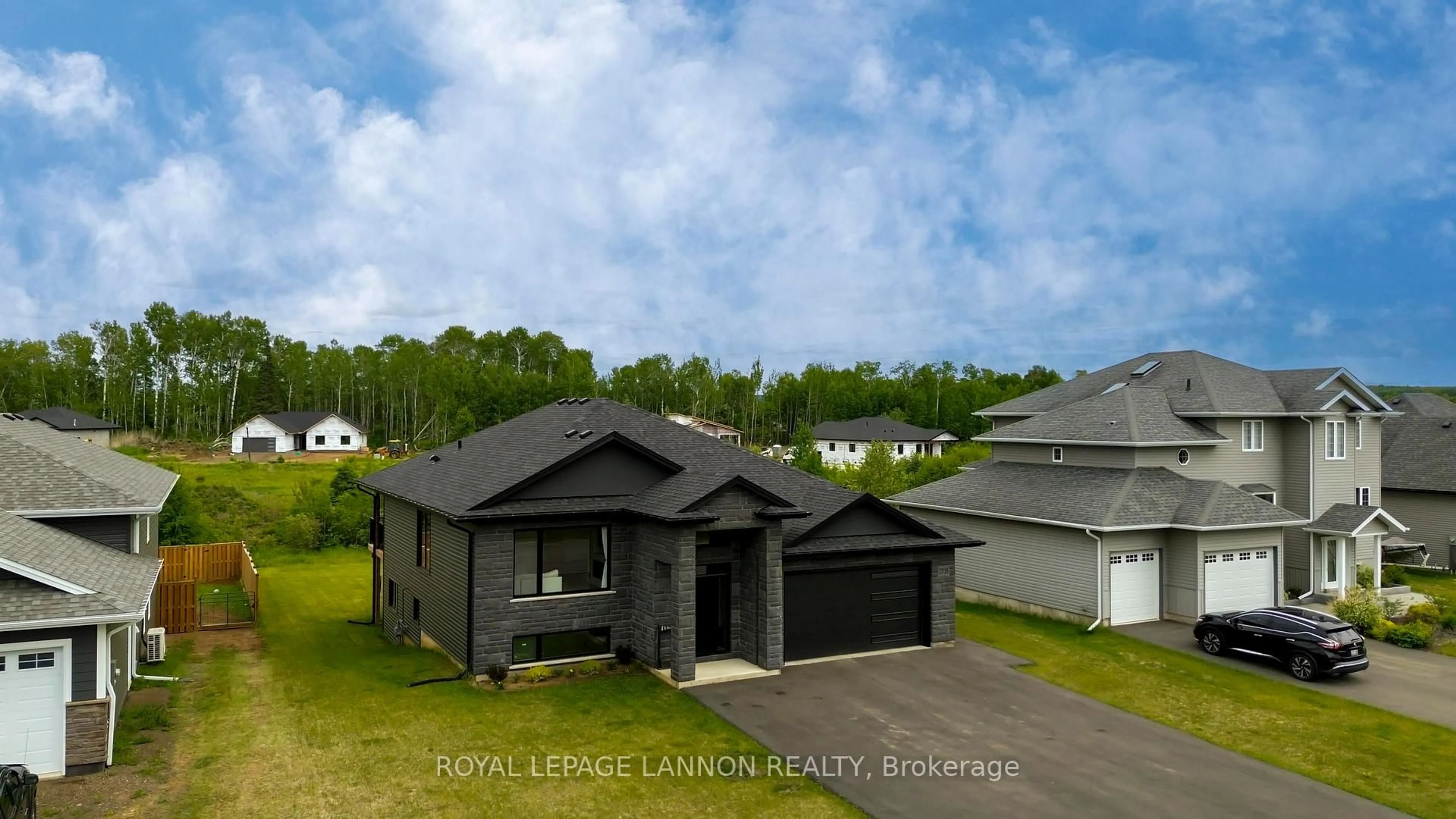 A pic from outside/outdoor area/front of a property/back of a property/a pic from drone, unknown for 2708 King George's Park Dr., Oliver Paipoonge Ontario P7K 0V4