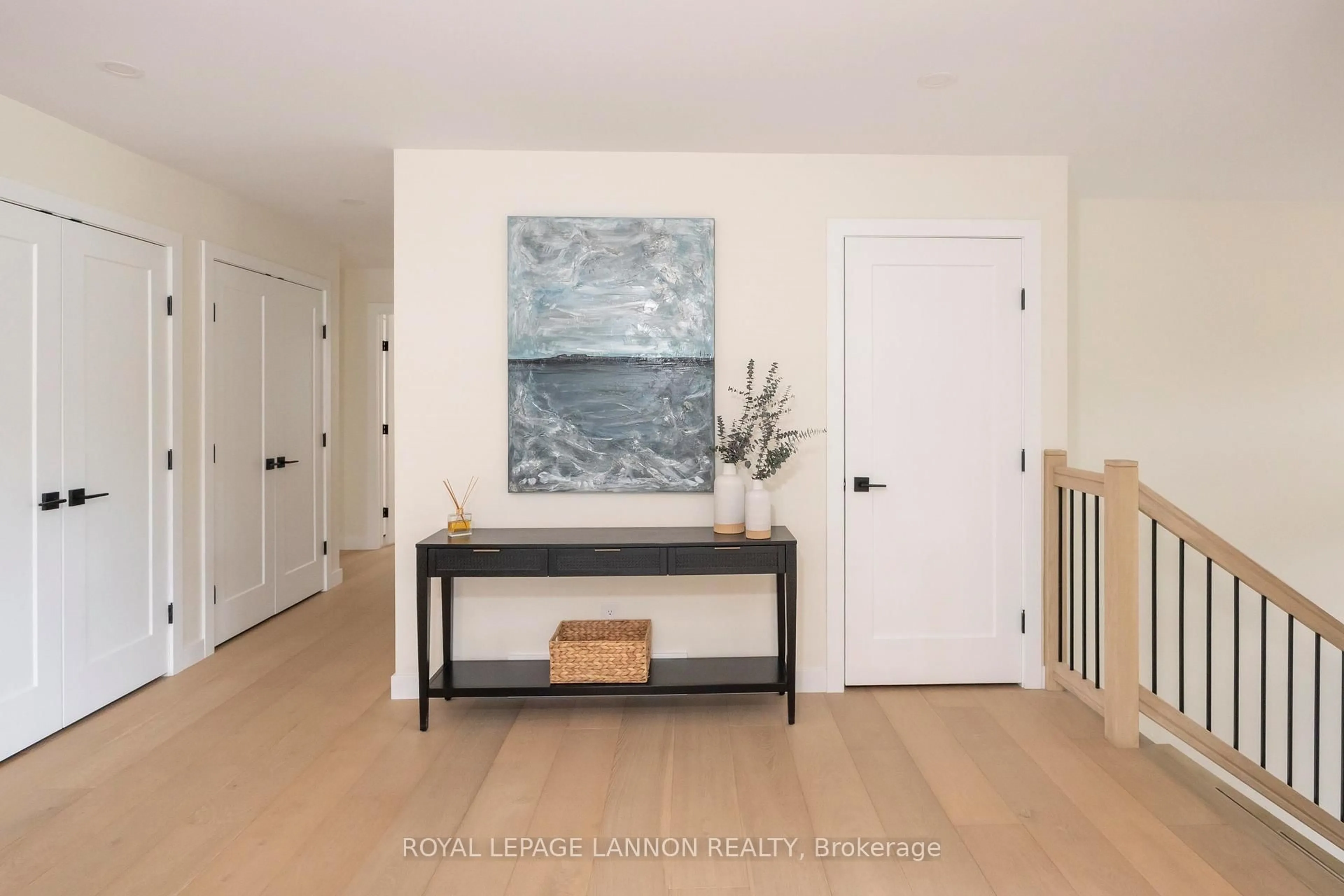 Indoor entryway for 2708 King George's Park Dr., Oliver Paipoonge Ontario P7K 0V4