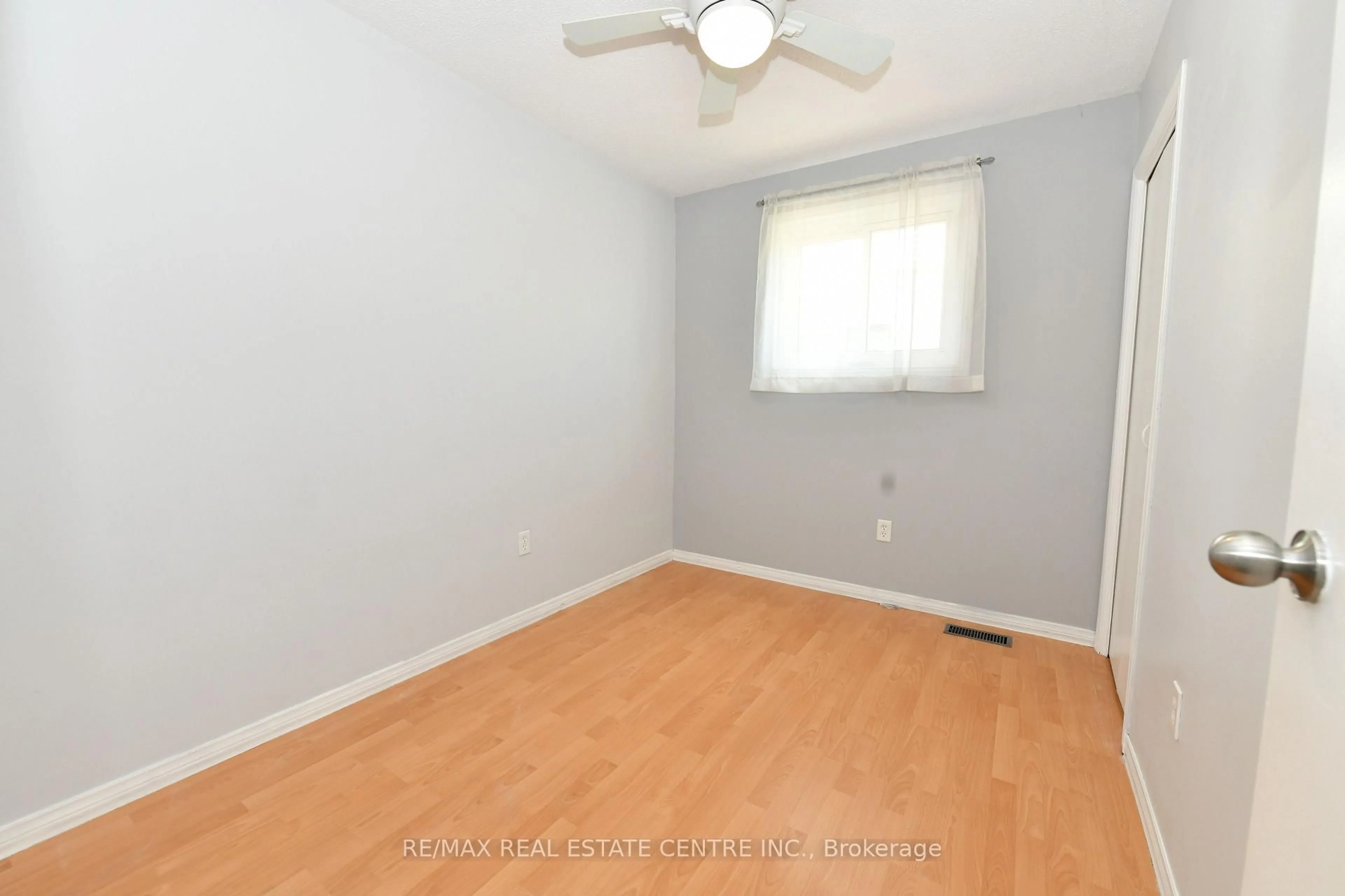 A pic of a room for 5 HARMONY Crt, Cambridge Ontario N1R 7T3