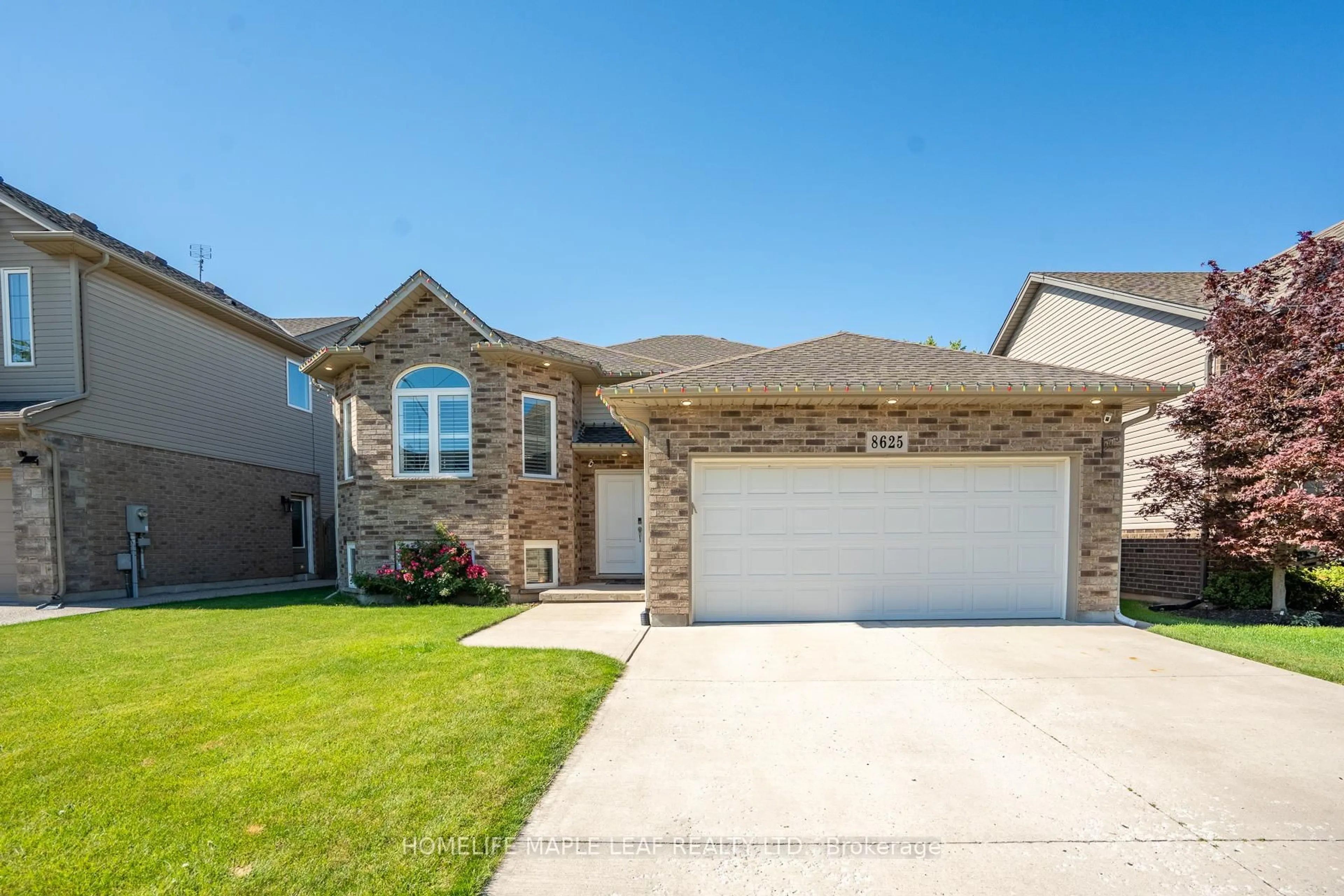 Home with brick exterior material, street for 8625 Kelsey Cres, Niagara Falls Ontario L2H 0E5