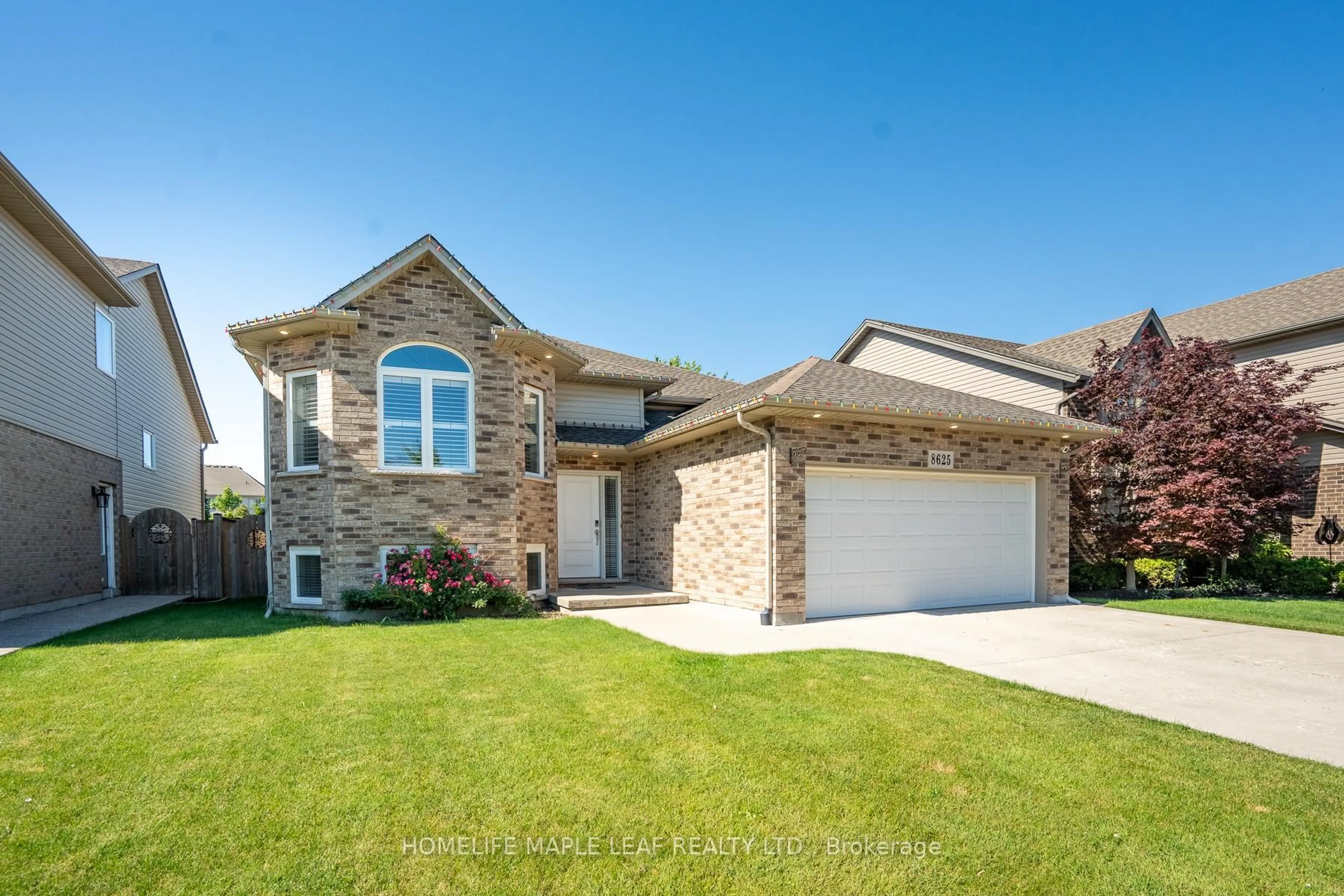 Home with brick exterior material, street for 8625 Kelsey Cres, Niagara Falls Ontario L2H 0E5