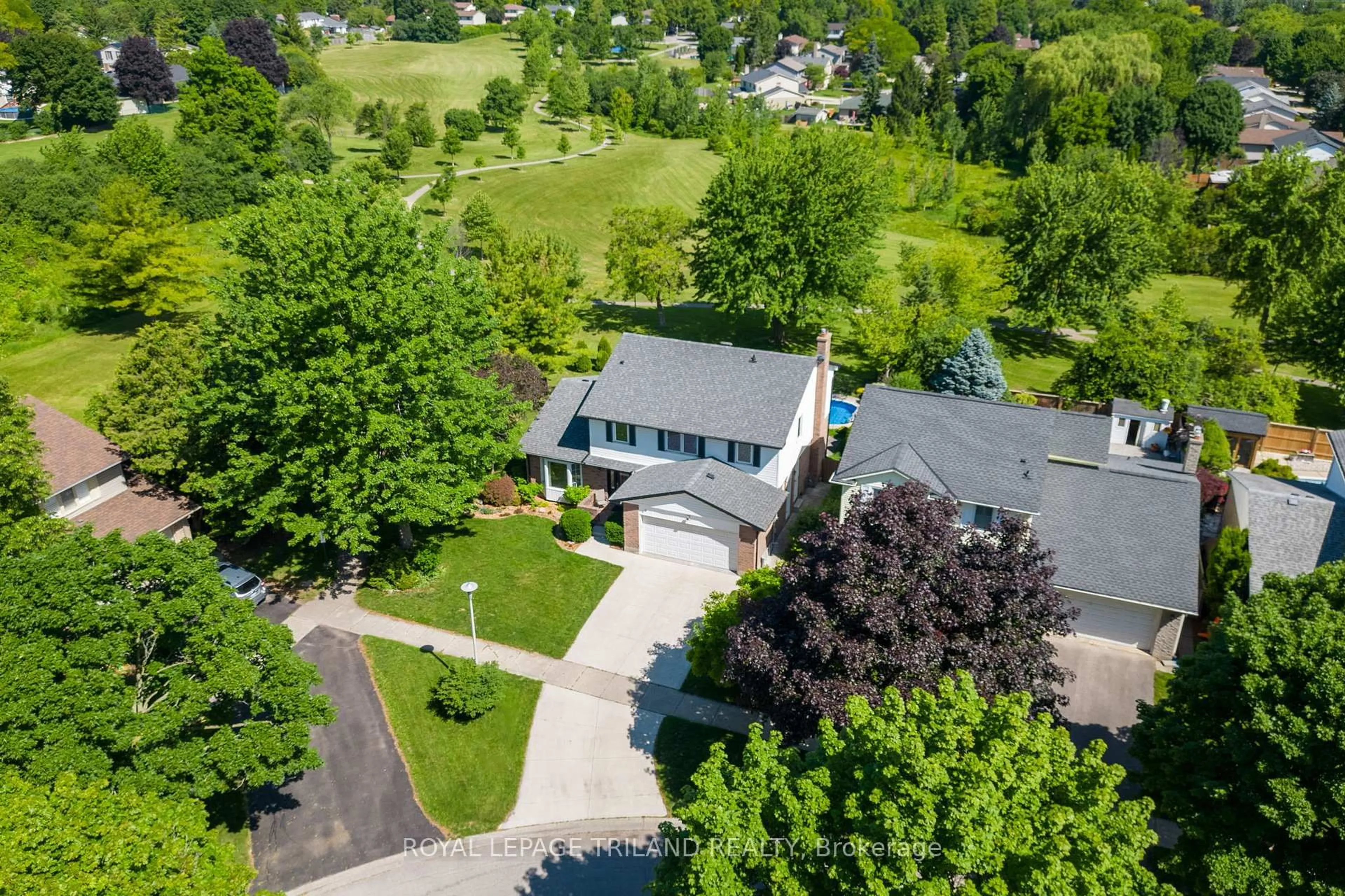 A pic from outside/outdoor area/front of a property/back of a property/a pic from drone, street for 62 Gardenvale Cres, London South Ontario N6J 4B9