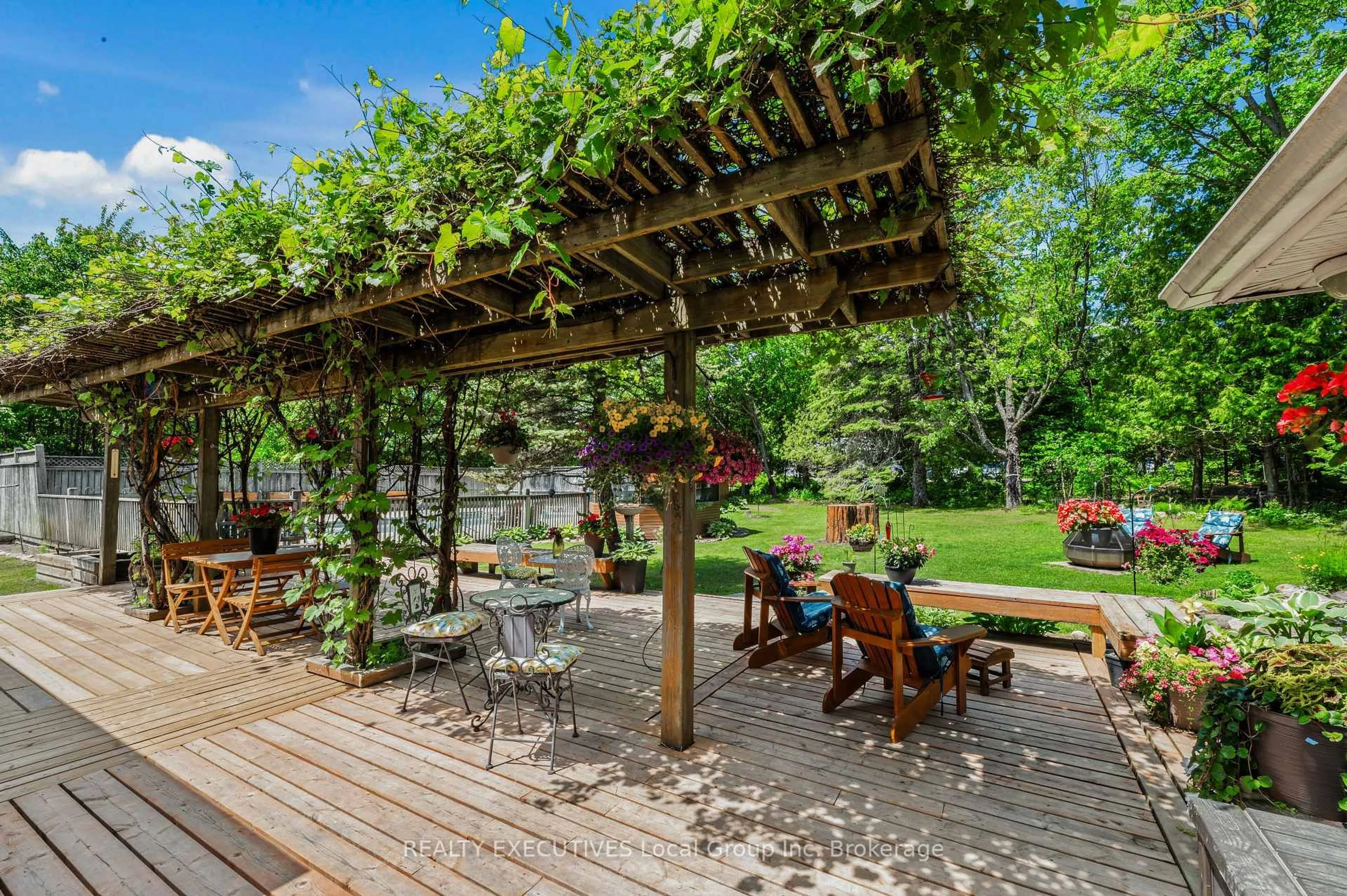 Patio, unknown for 390 CEDAR HEIGHTS Rd, North Bay Ontario P1B 8G3