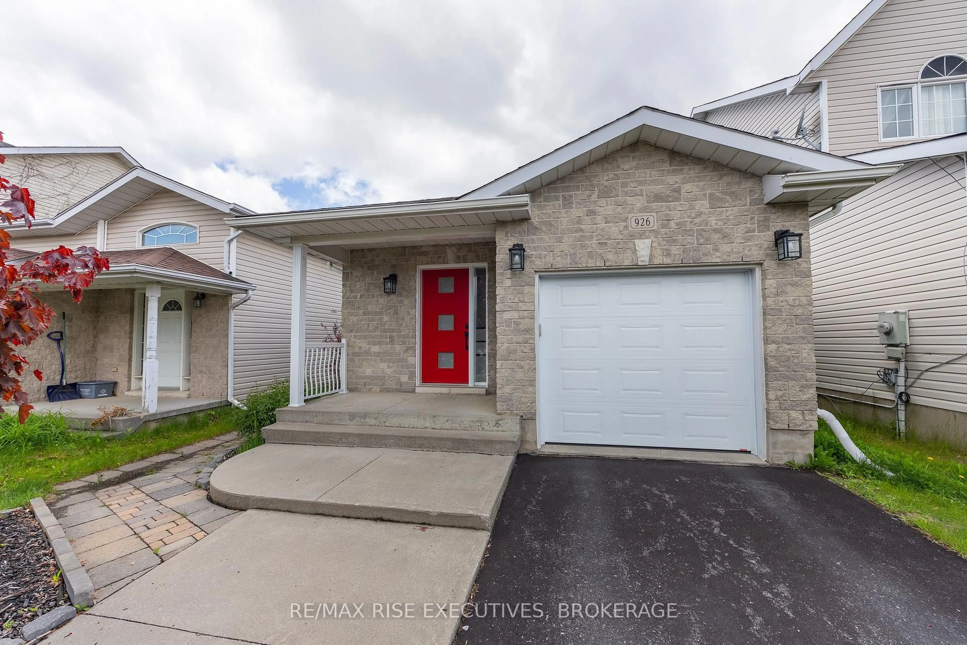 Unknown for 926 Bluffwood Ave, Kingston Ontario K7K 7K4