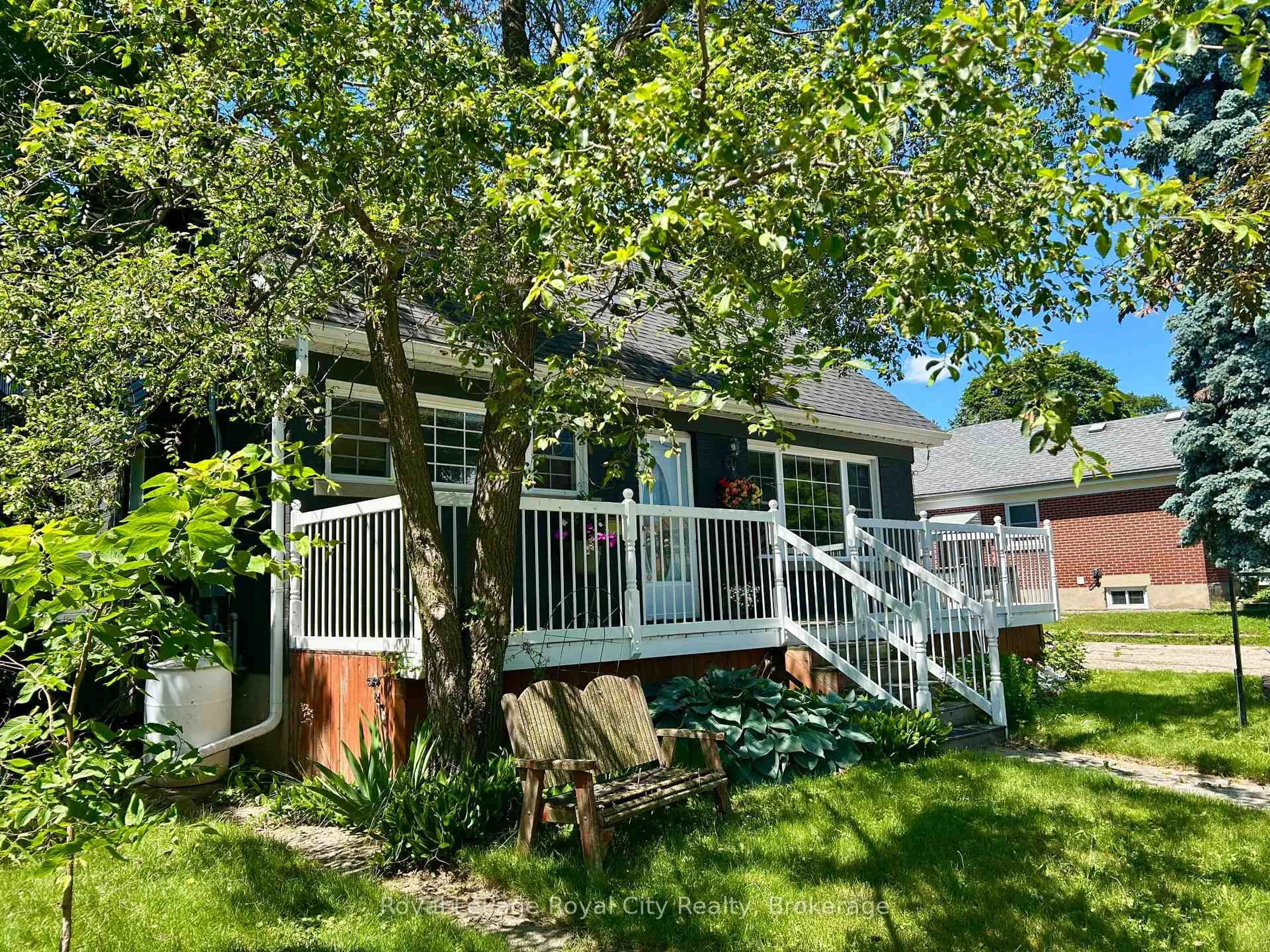Unknown for 8 Rosewood Ave, Guelph Ontario N1H 5Z9