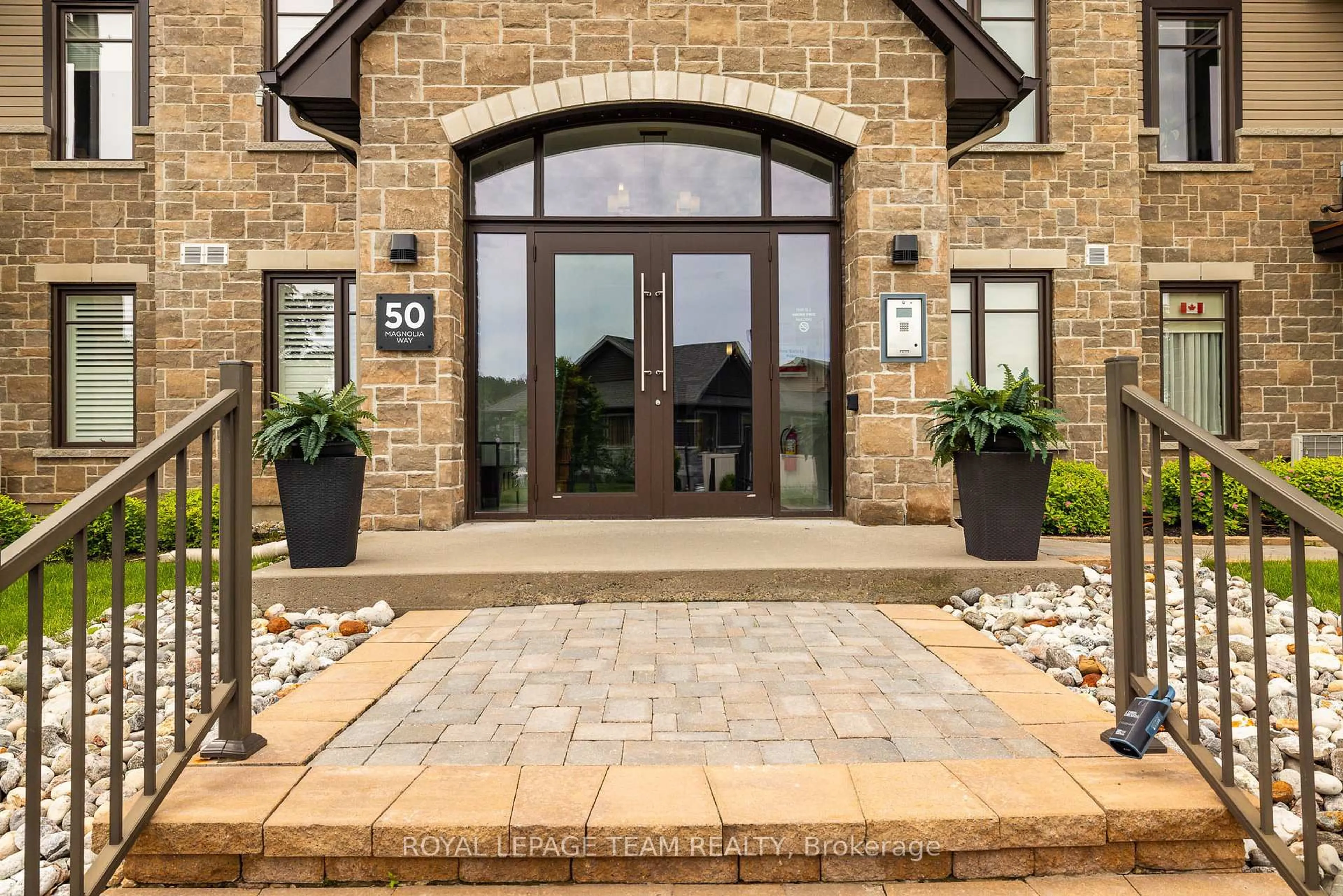 Indoor entryway for 50 Magnolia Way #203, North Grenville Ontario K0G 1J0